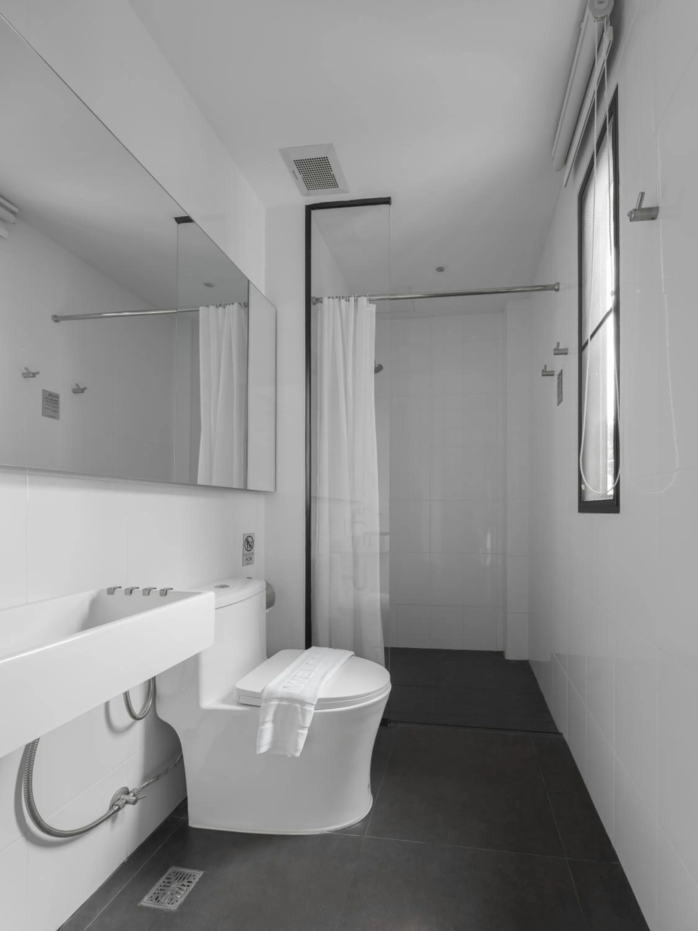 Toilet in POR Thapae Gate