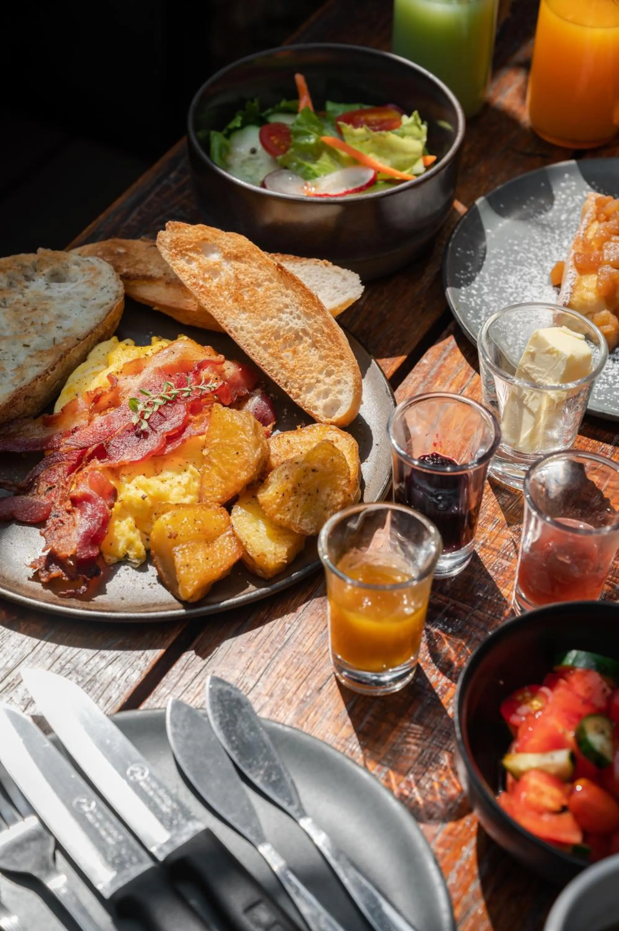 Breakfast in POR Thapae Gate