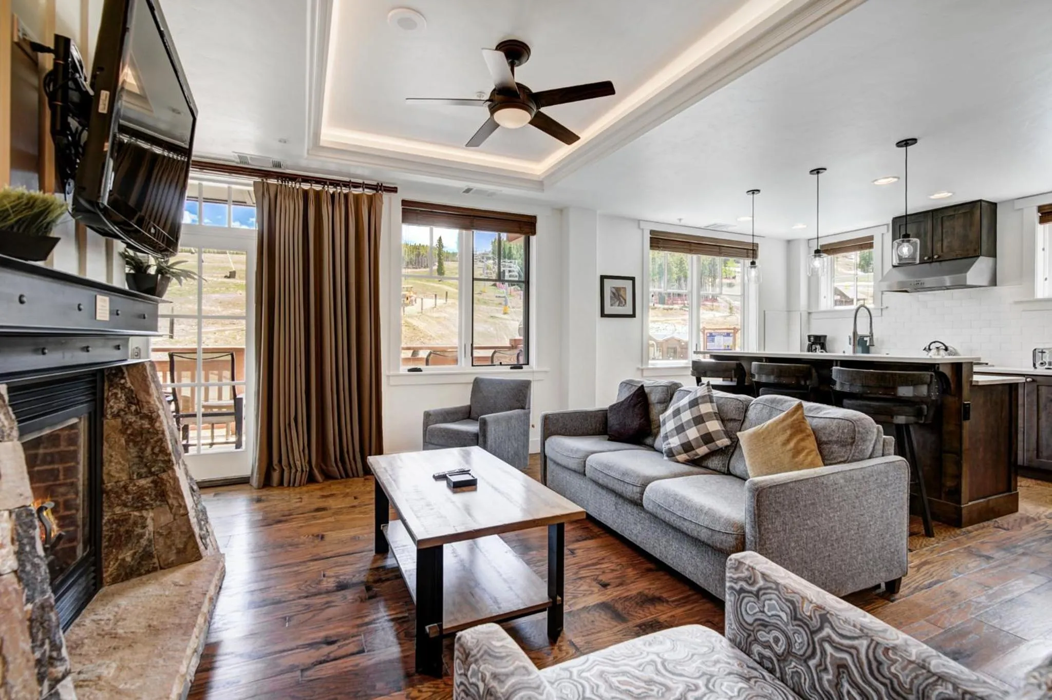 Living room in One Ski Hill, A RockResort