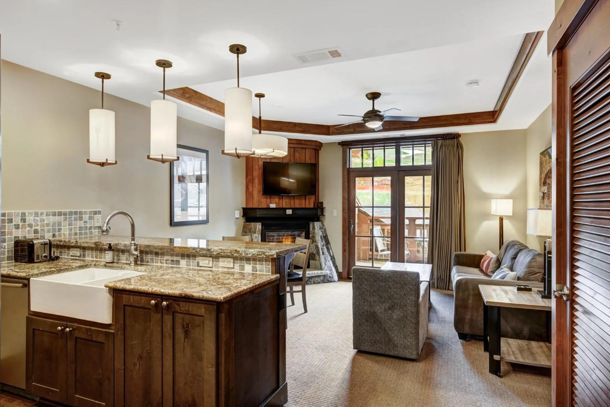Kitchen or kitchenette in One Ski Hill, A RockResort