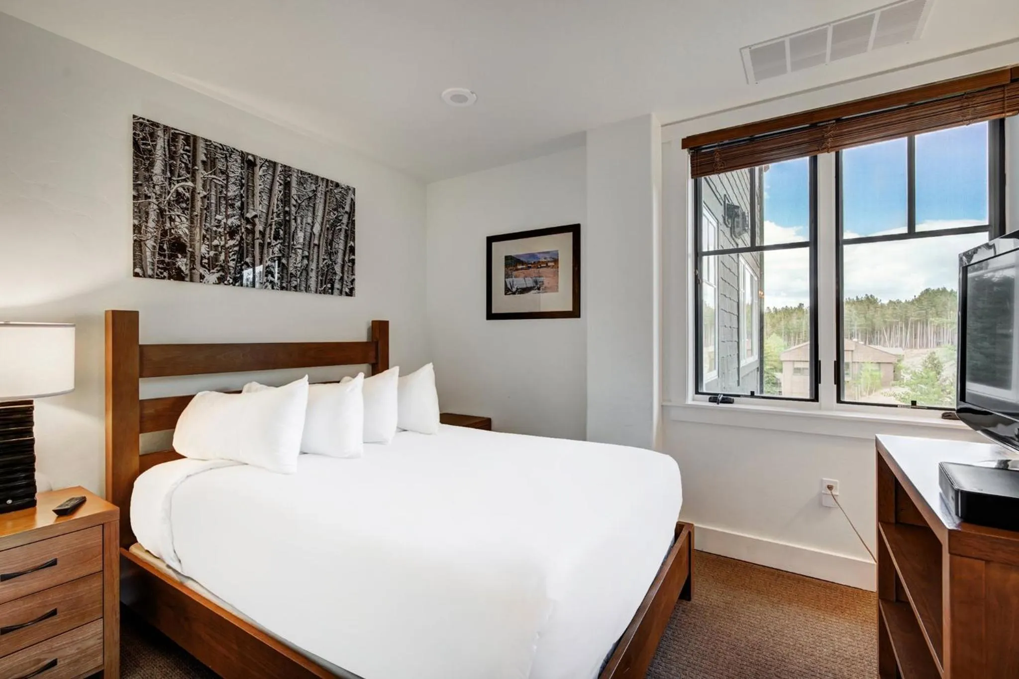 Bedroom, Bed in One Ski Hill, A RockResort