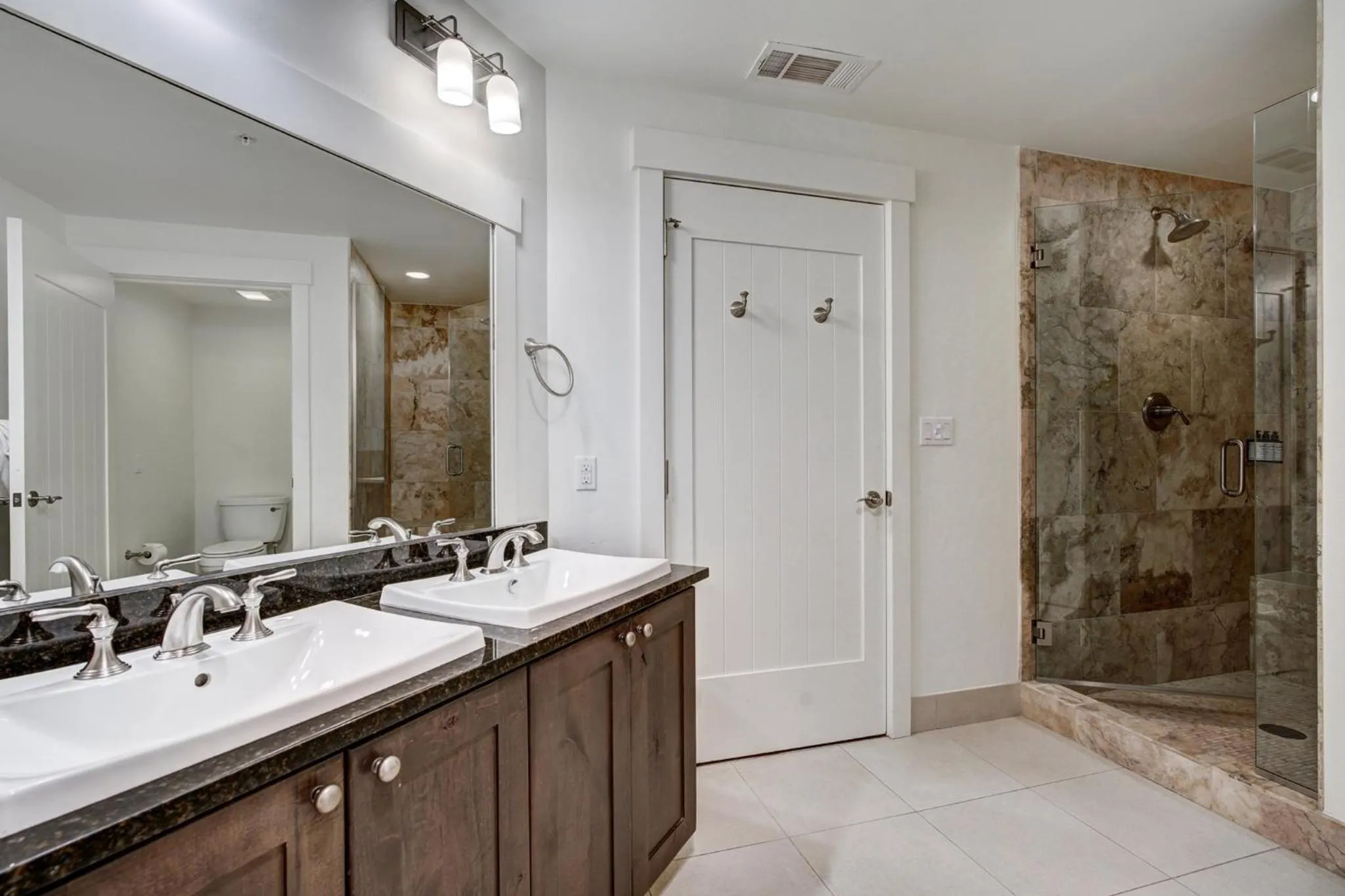 Bathroom in One Ski Hill, A RockResort