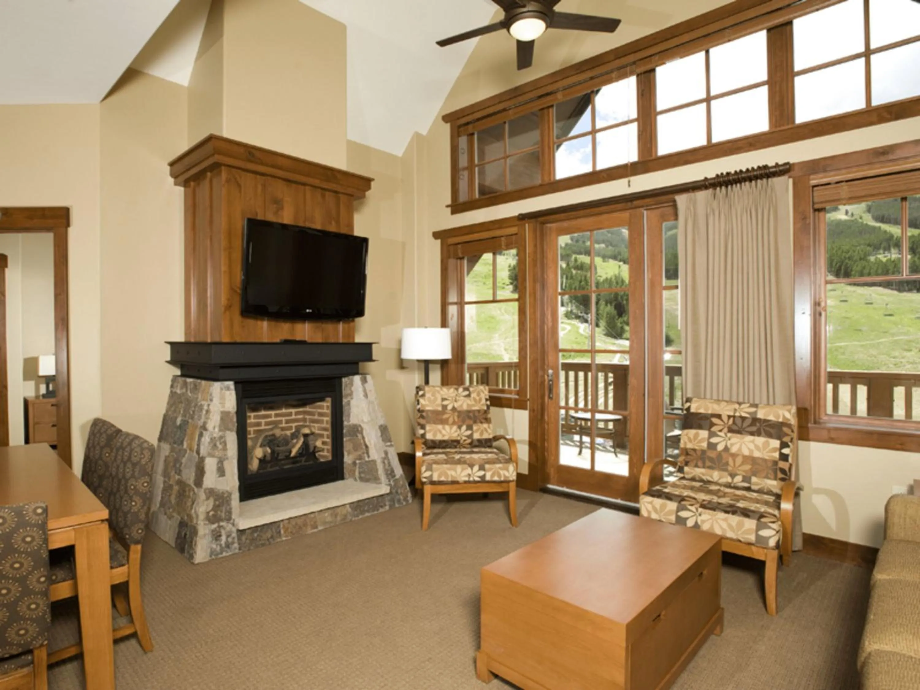 Living room in One Ski Hill, A RockResort