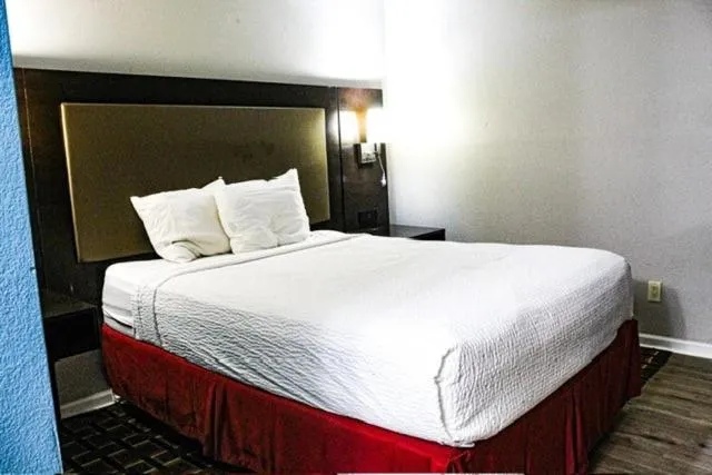 Bed in Days Inn by Wyndham Little River