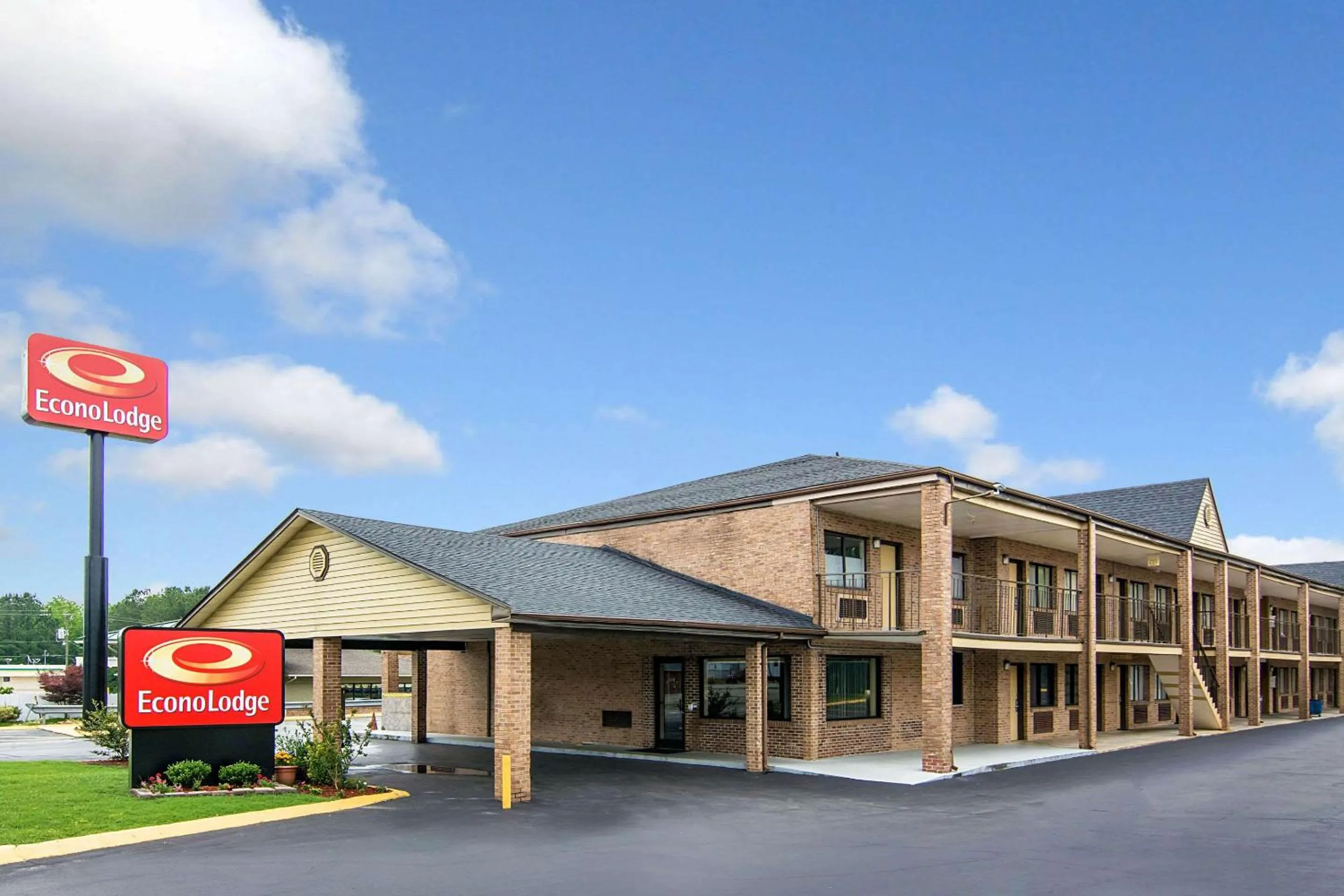 Property building in Econo Lodge Weldon - Roanoke Rapids