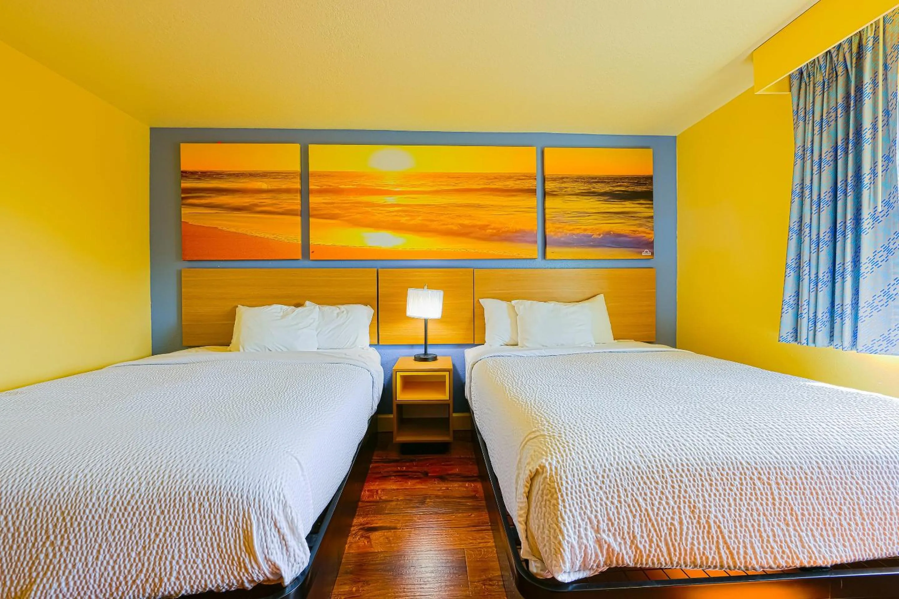 Bedroom, Bed in Coastal Inn by OYO Lincoln City - Oregon Coast Hwy