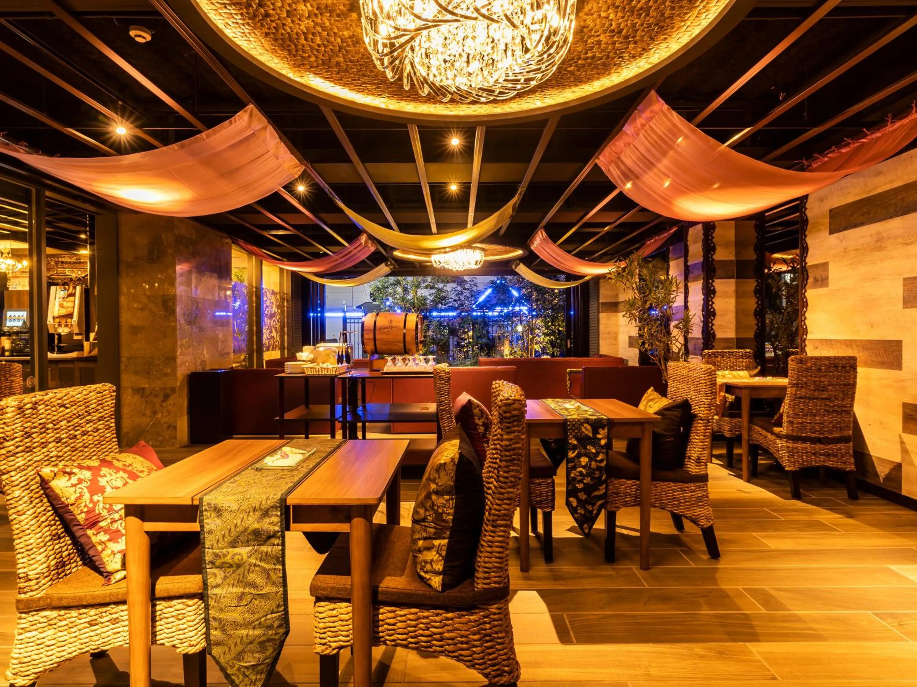 Lounge or bar in Hotel Petit Bali Garden Shin Okubo - Shinjuku Sta 10min walk -