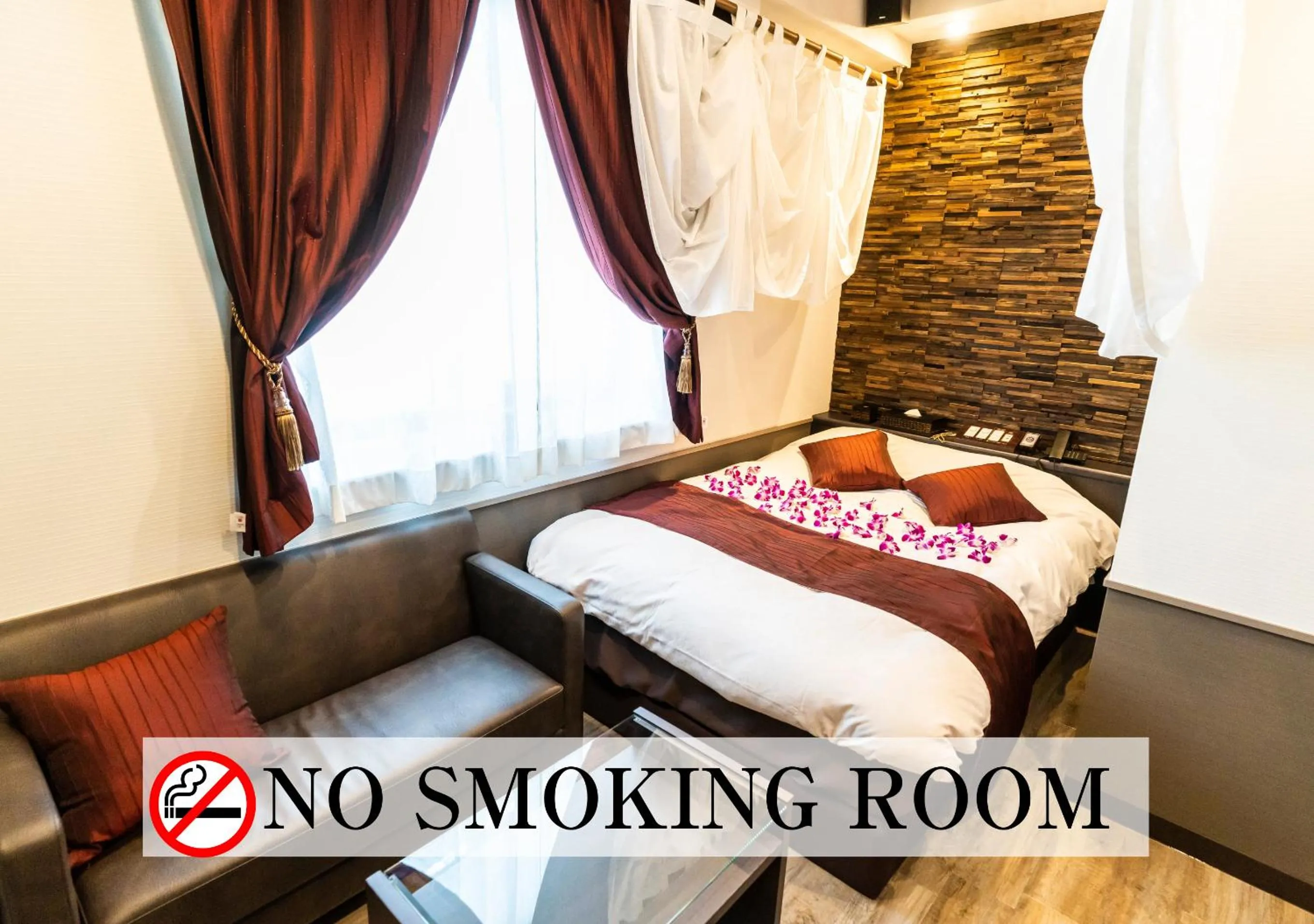 Photo of the whole room, Bed in ホテル プティバリガーデン新大久保