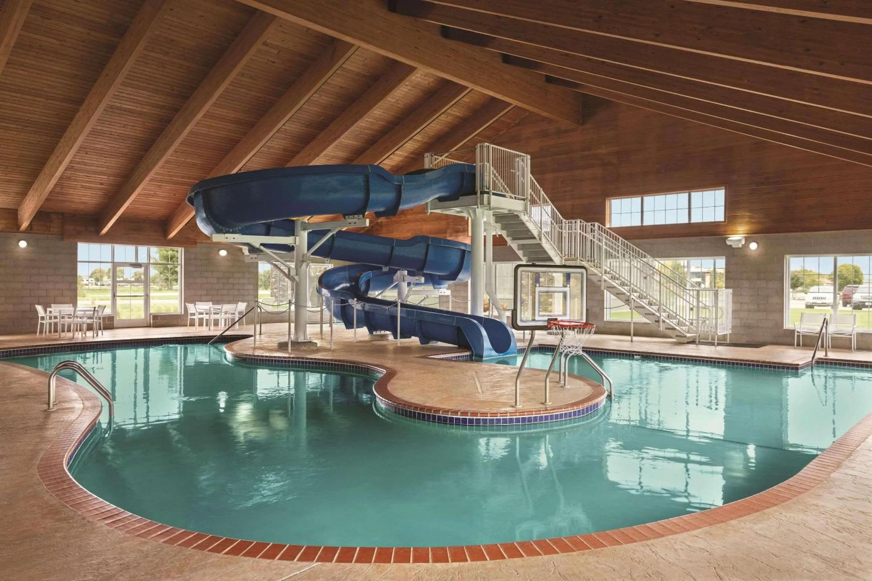 Swimming pool in Country Inn & Suites by Radisson, Willmar, MN