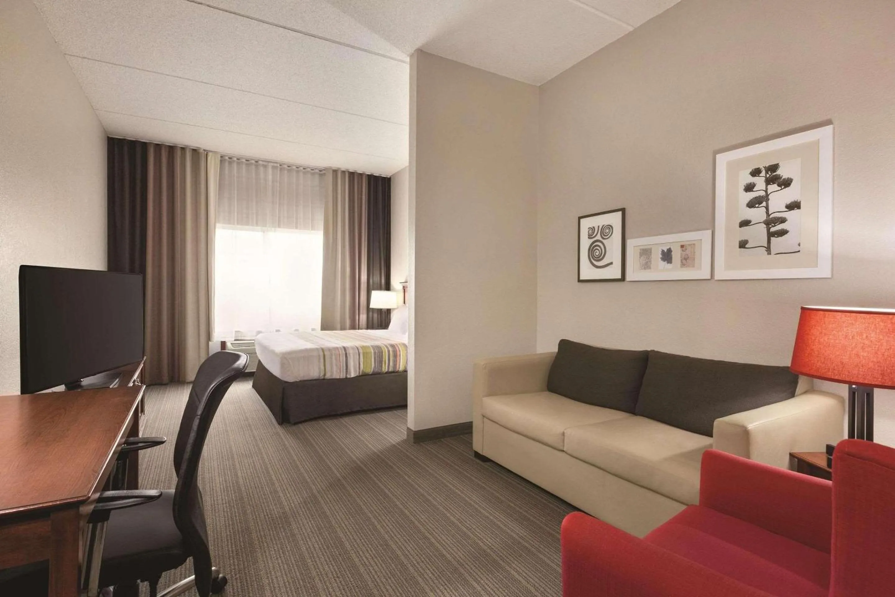 Bedroom, Bed in Country Inn & Suites by Radisson, Willmar, MN