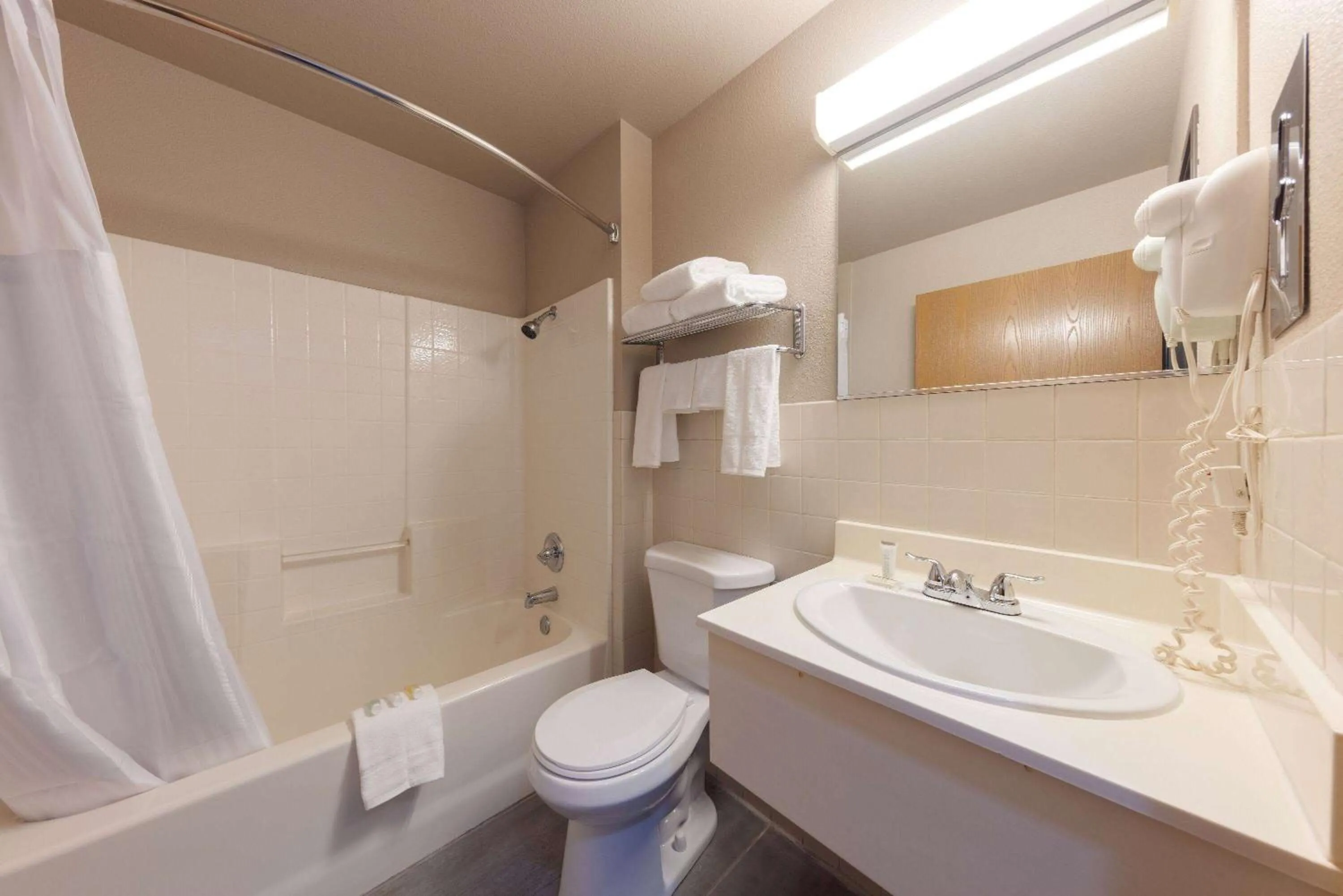 TV and multimedia in Super 8 by Wyndham Quartzsite AZ