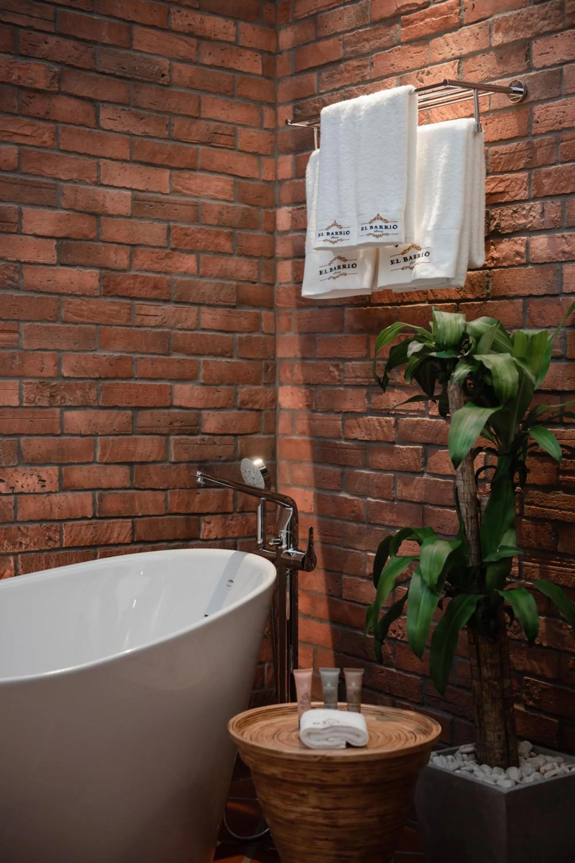 Hot Tub in El Barrio Lanna