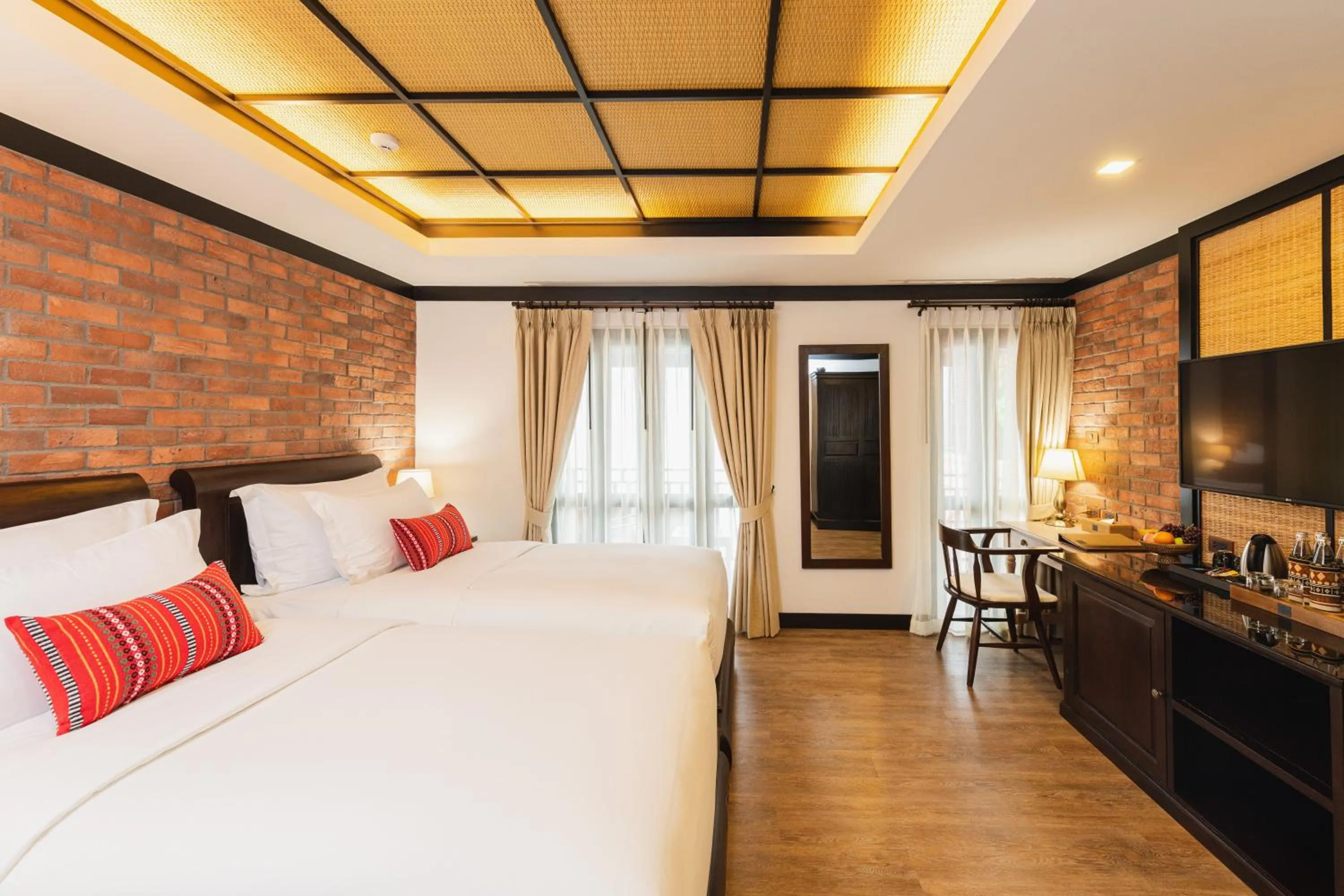 Photo of the whole room, Bed in El Barrio Lanna