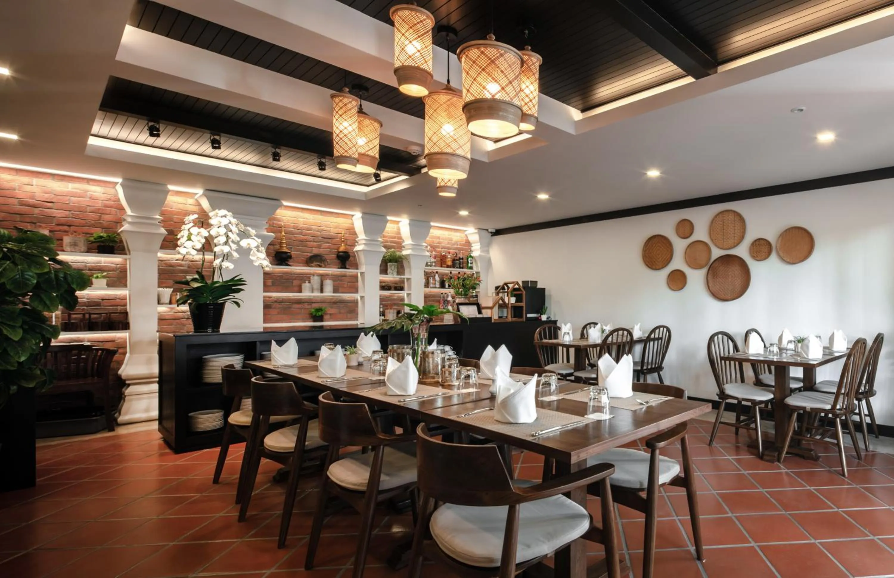 Restaurant/places to eat in El Barrio Lanna