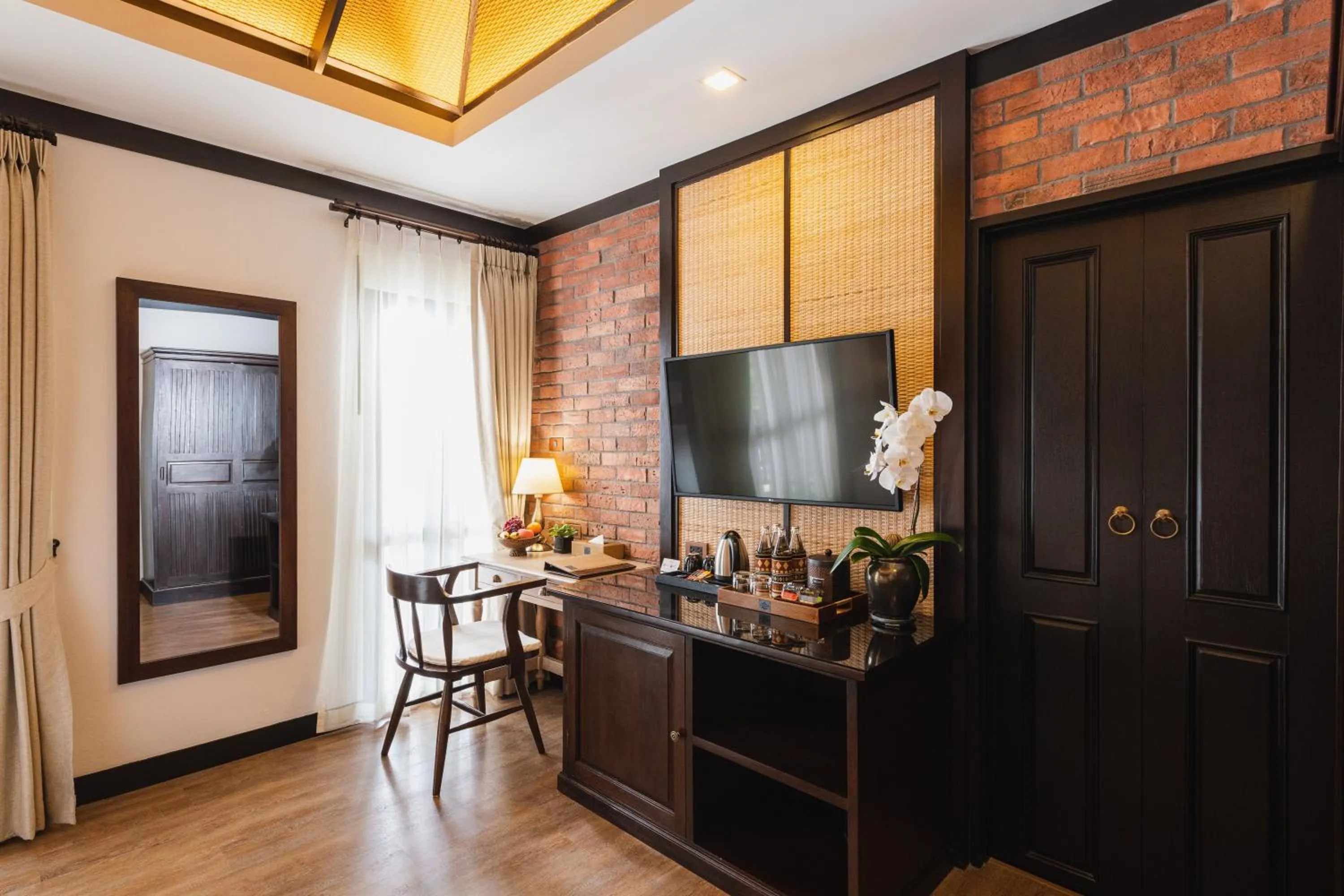 TV and multimedia in El Barrio Lanna