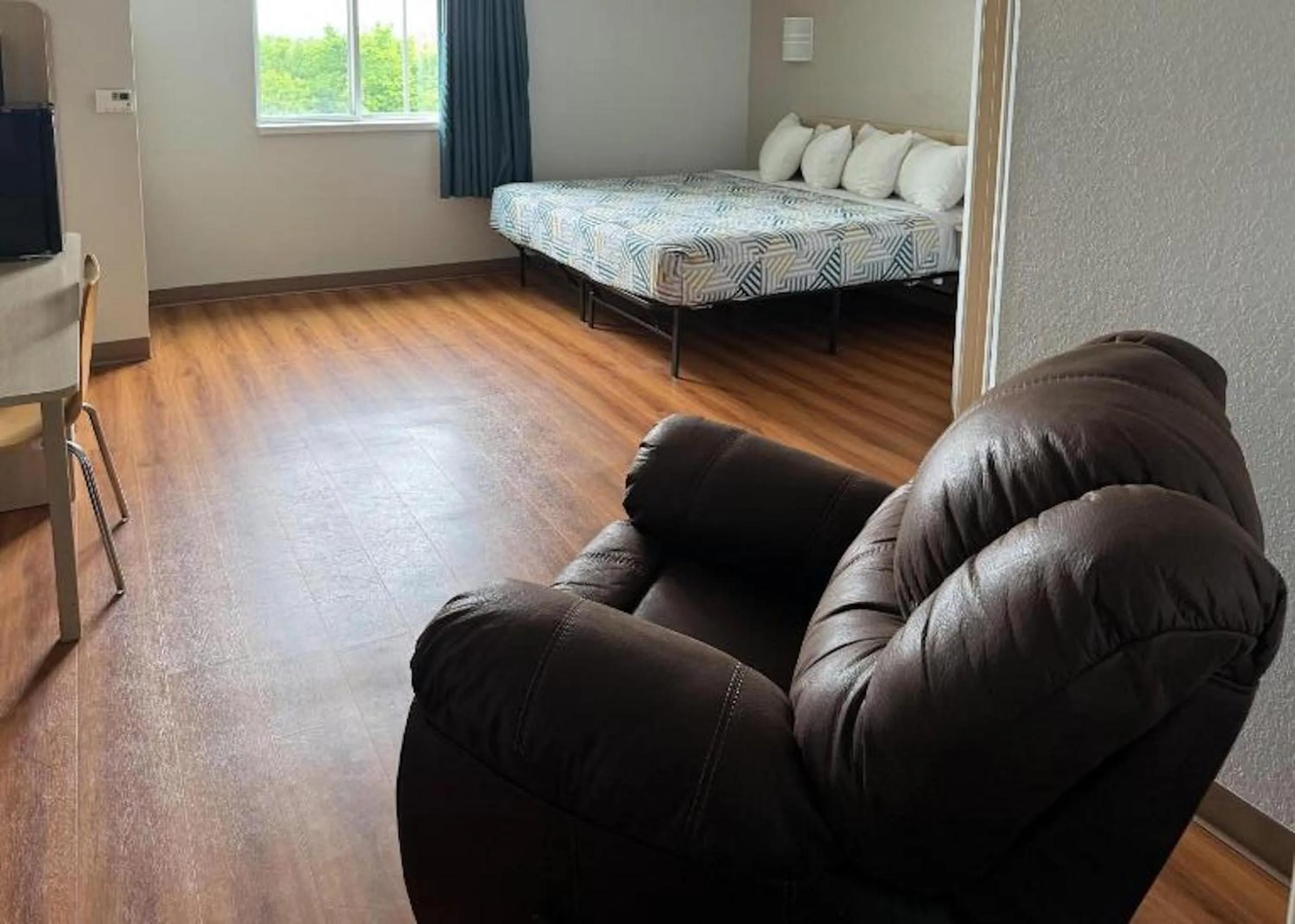 Bedroom, Bed in Motel 6-Avoca, IA