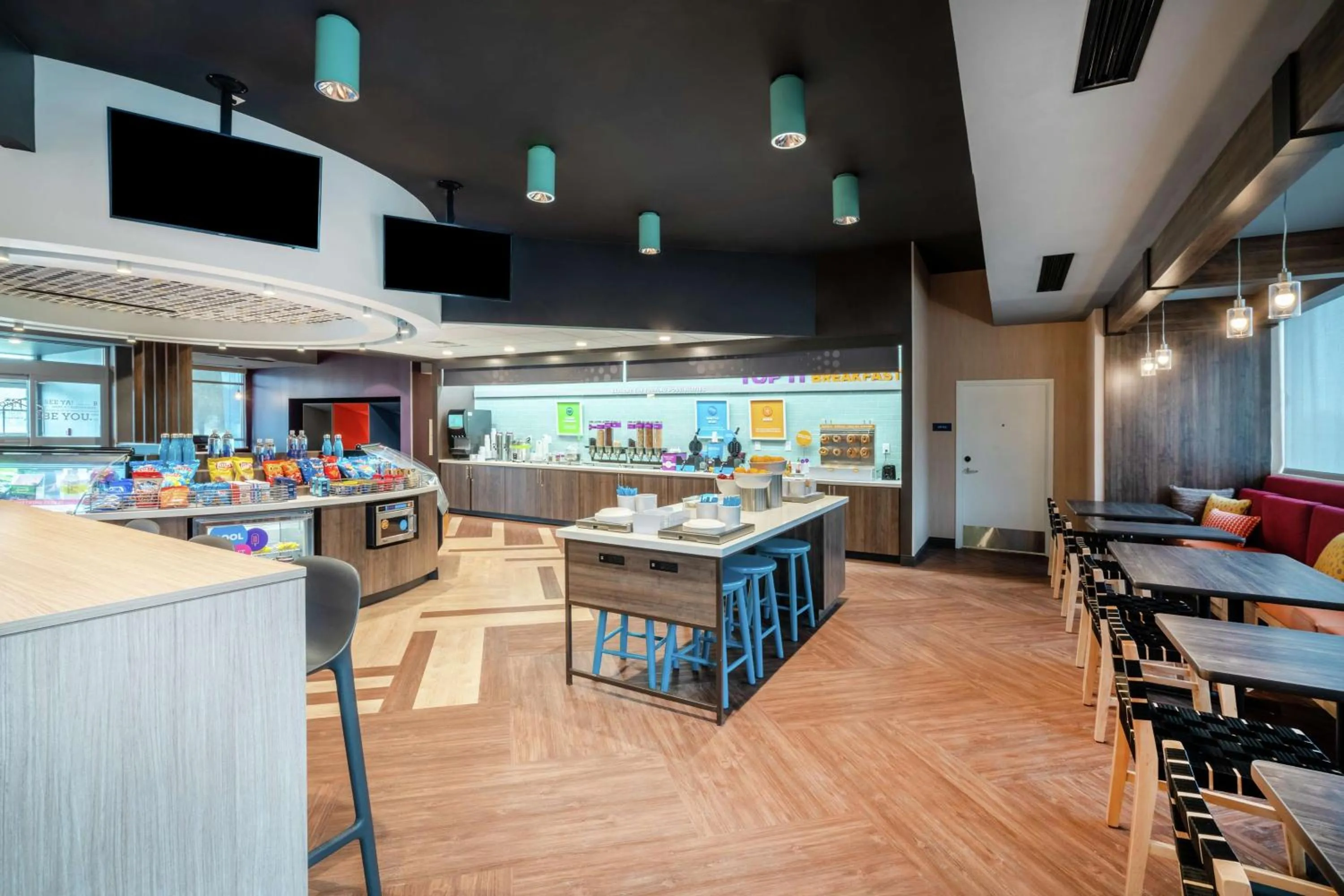 Breakfast in Tru By Hilton Greenville