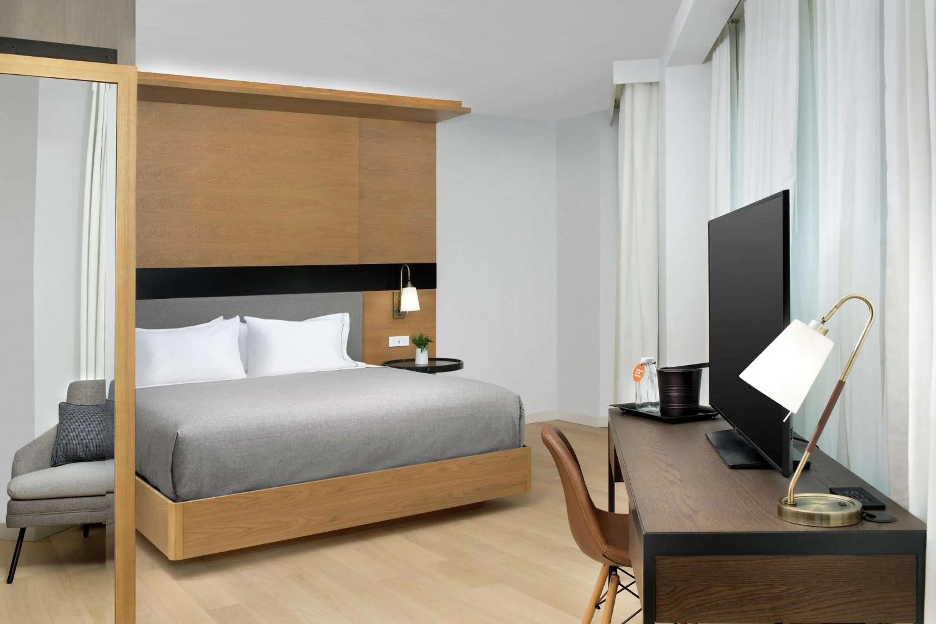 Bedroom, Bed in Canopy By Hilton Ithaca Downtown