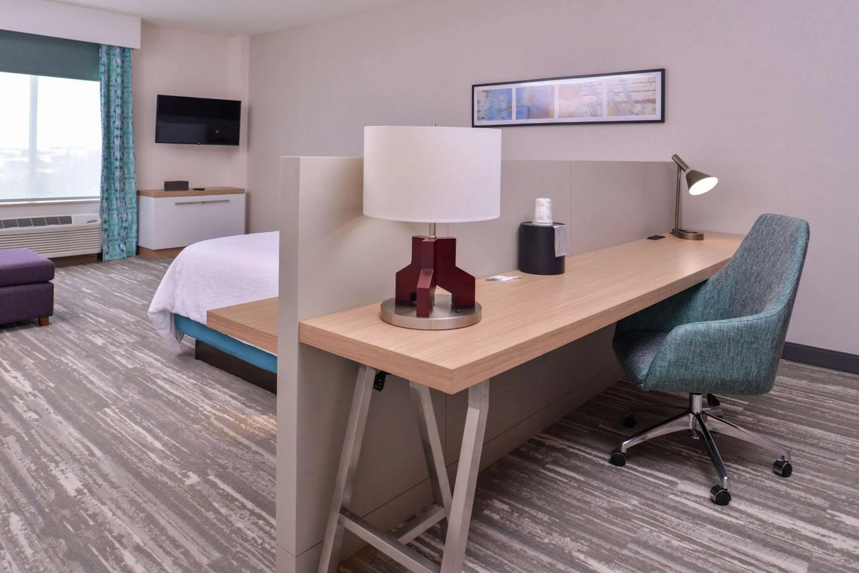 Bedroom, Bed in Hilton Garden Inn Kansas City Airport Mo