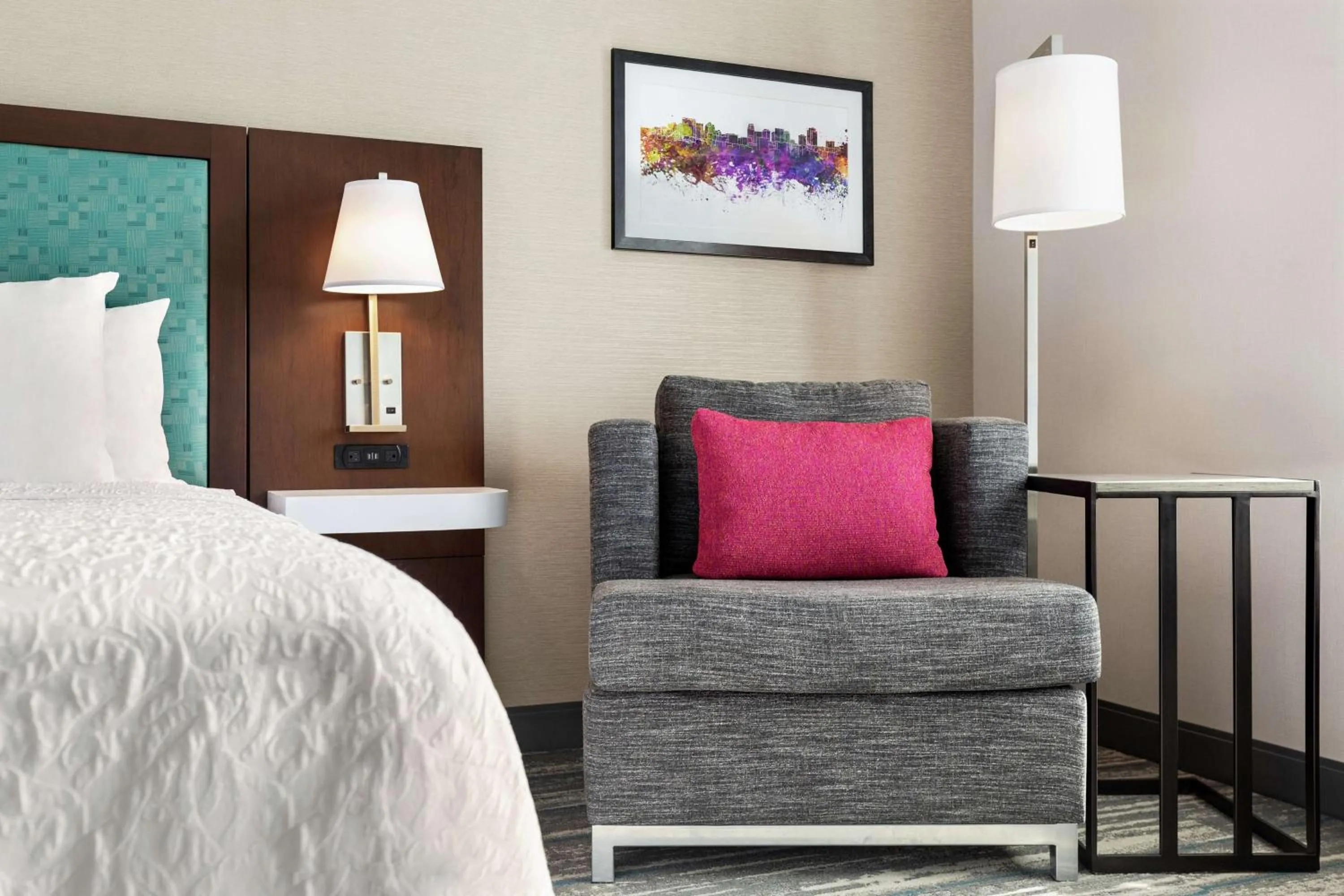 Living room, Bed in Hampton Inn West Valley Salt Lake City