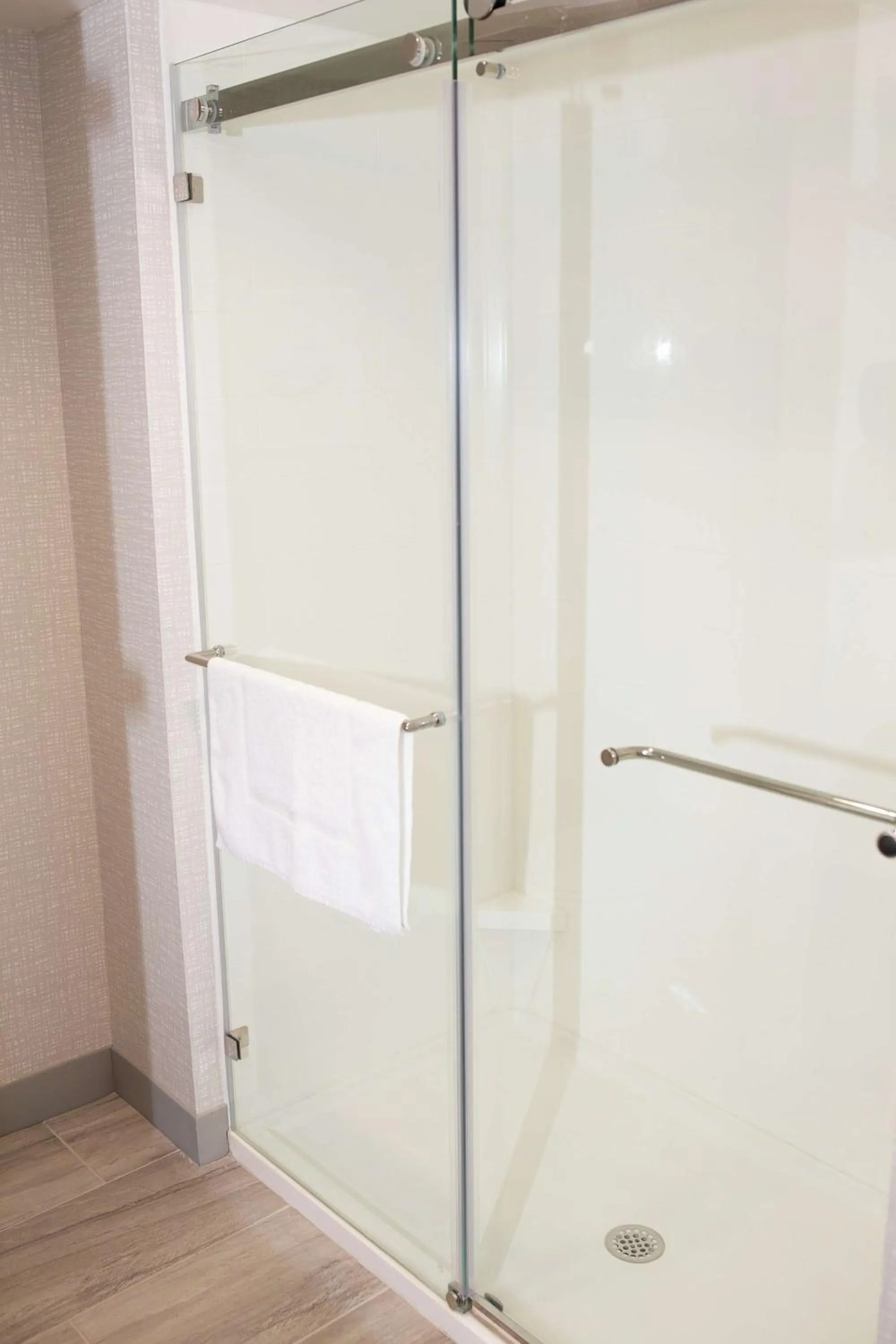 Bathroom in Hampton Inn and Suites Dundee