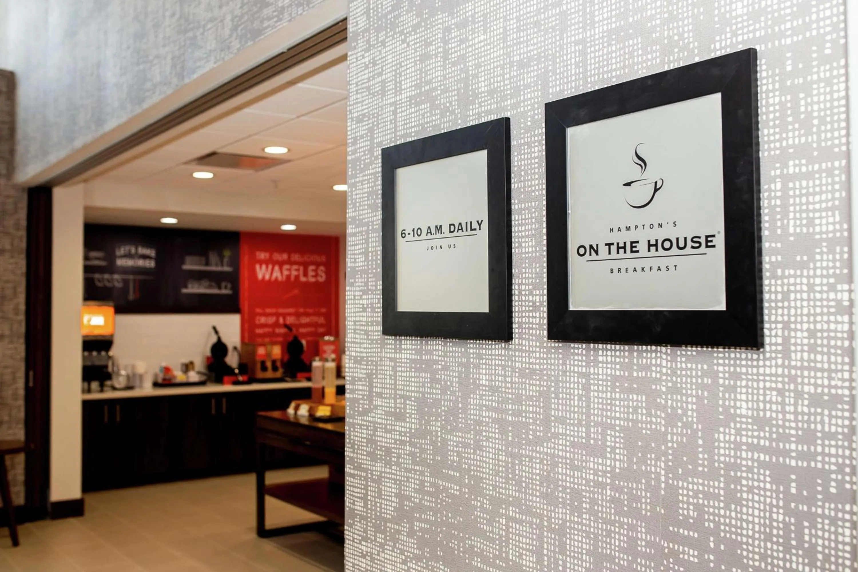 Breakfast in Hampton Inn and Suites Dundee