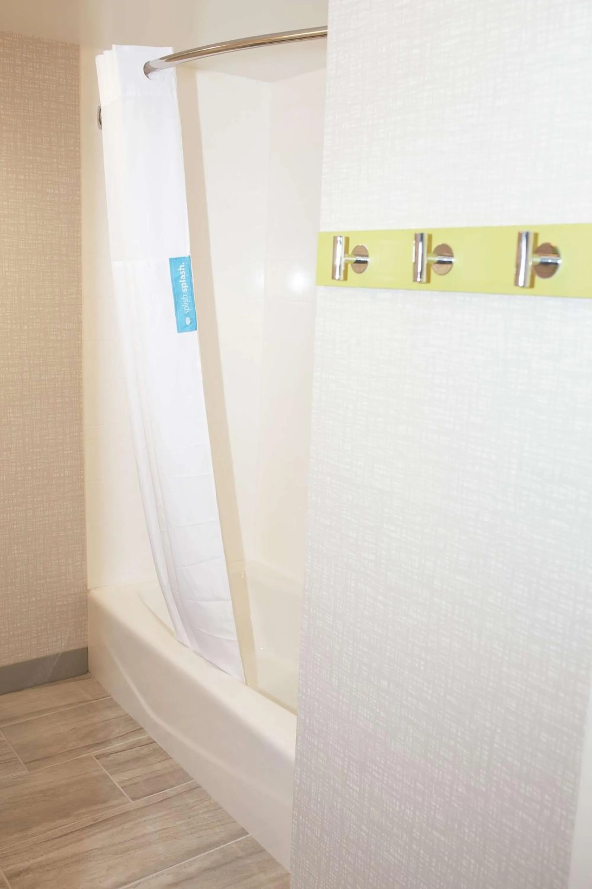 Bathroom in Hampton Inn and Suites Dundee