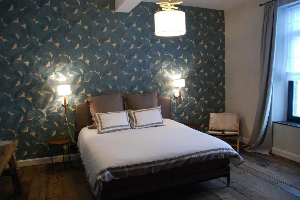 Bed in Monsieur Doute