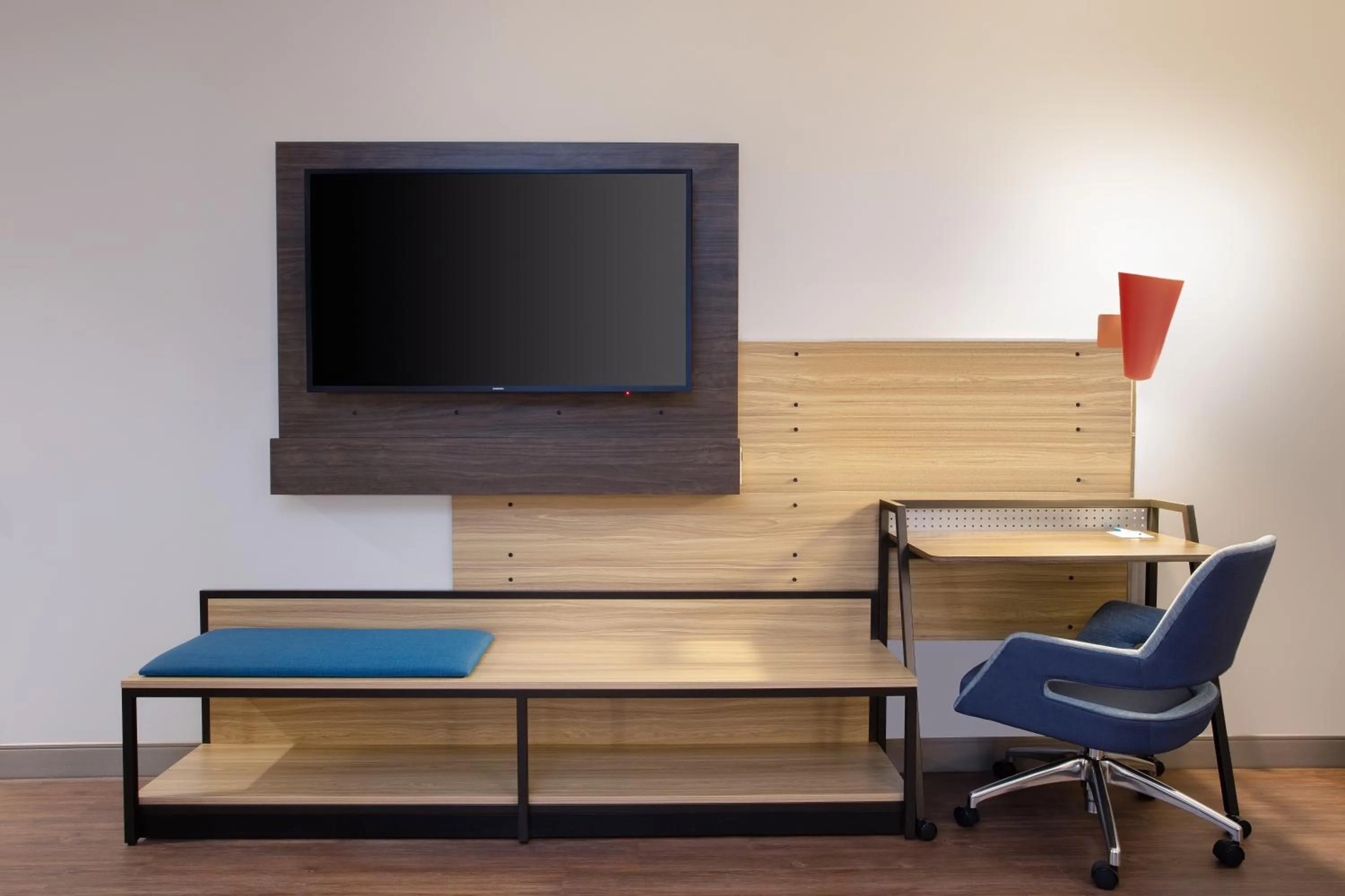 TV and multimedia in Tru By Hilton Audubon Valley Forge