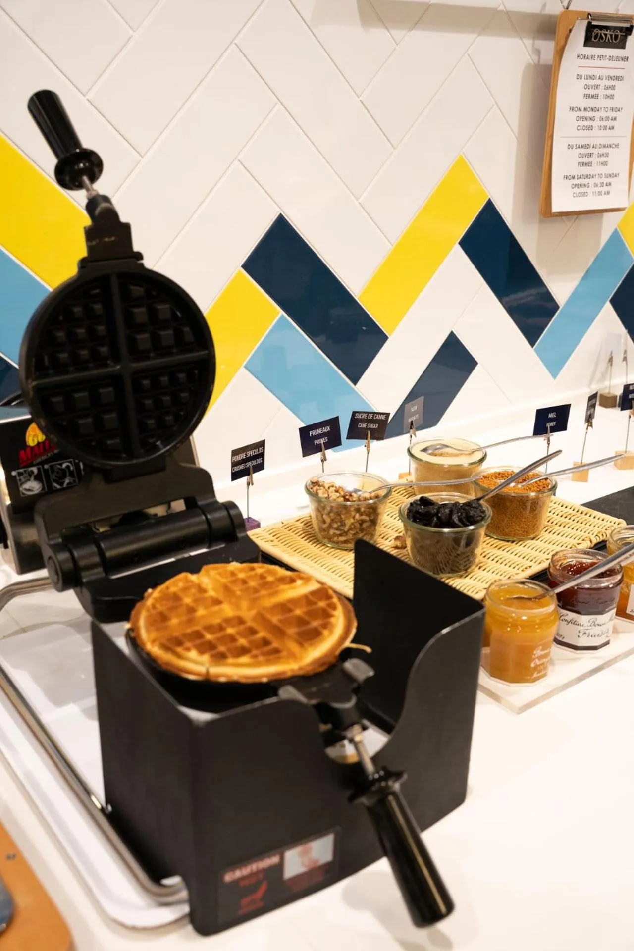 Food and drinks in OSKO Hôtel Toulouse Aéroport