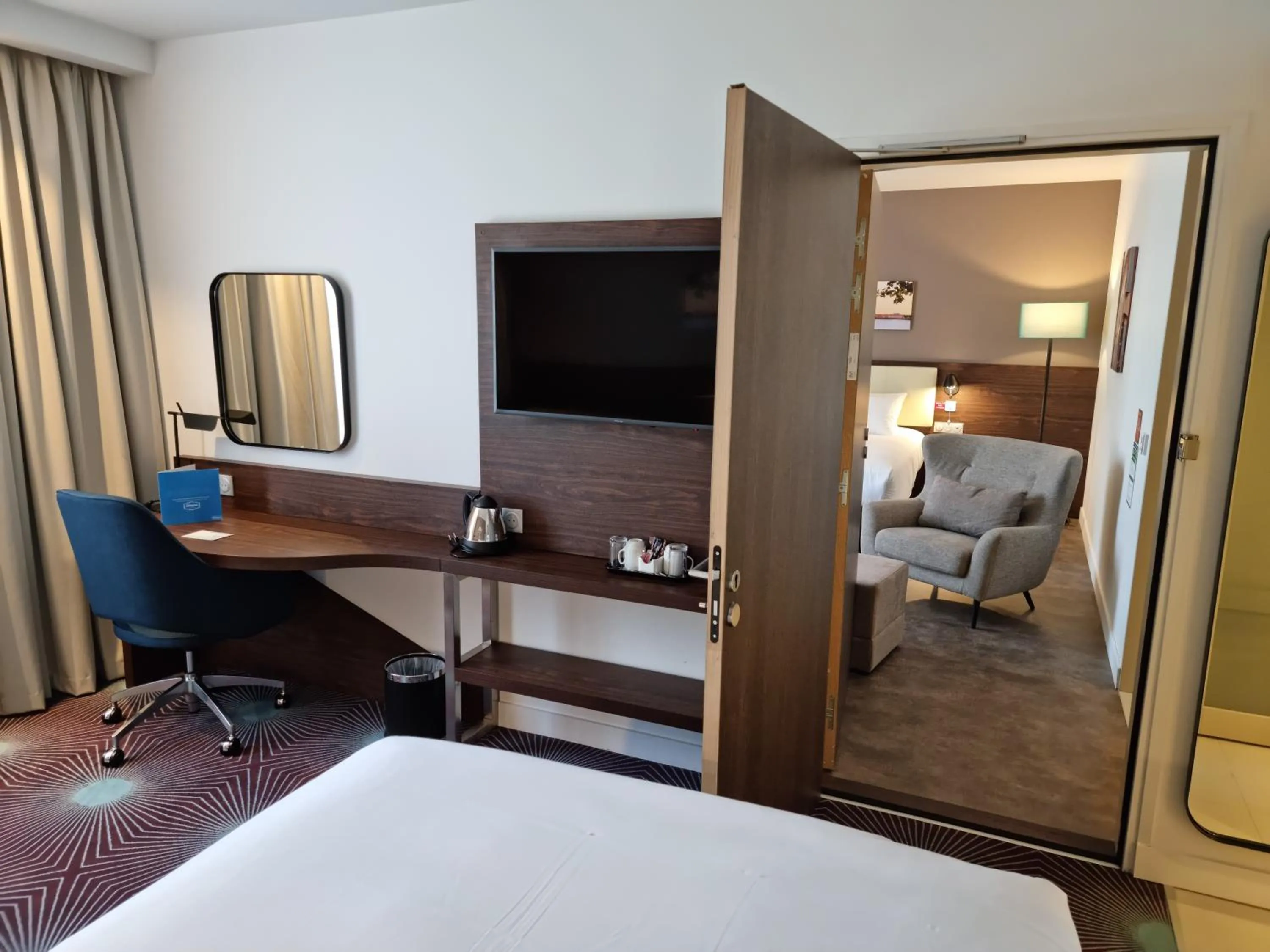 Bedroom, Bed in Hampton By Hilton Toulouse Airport