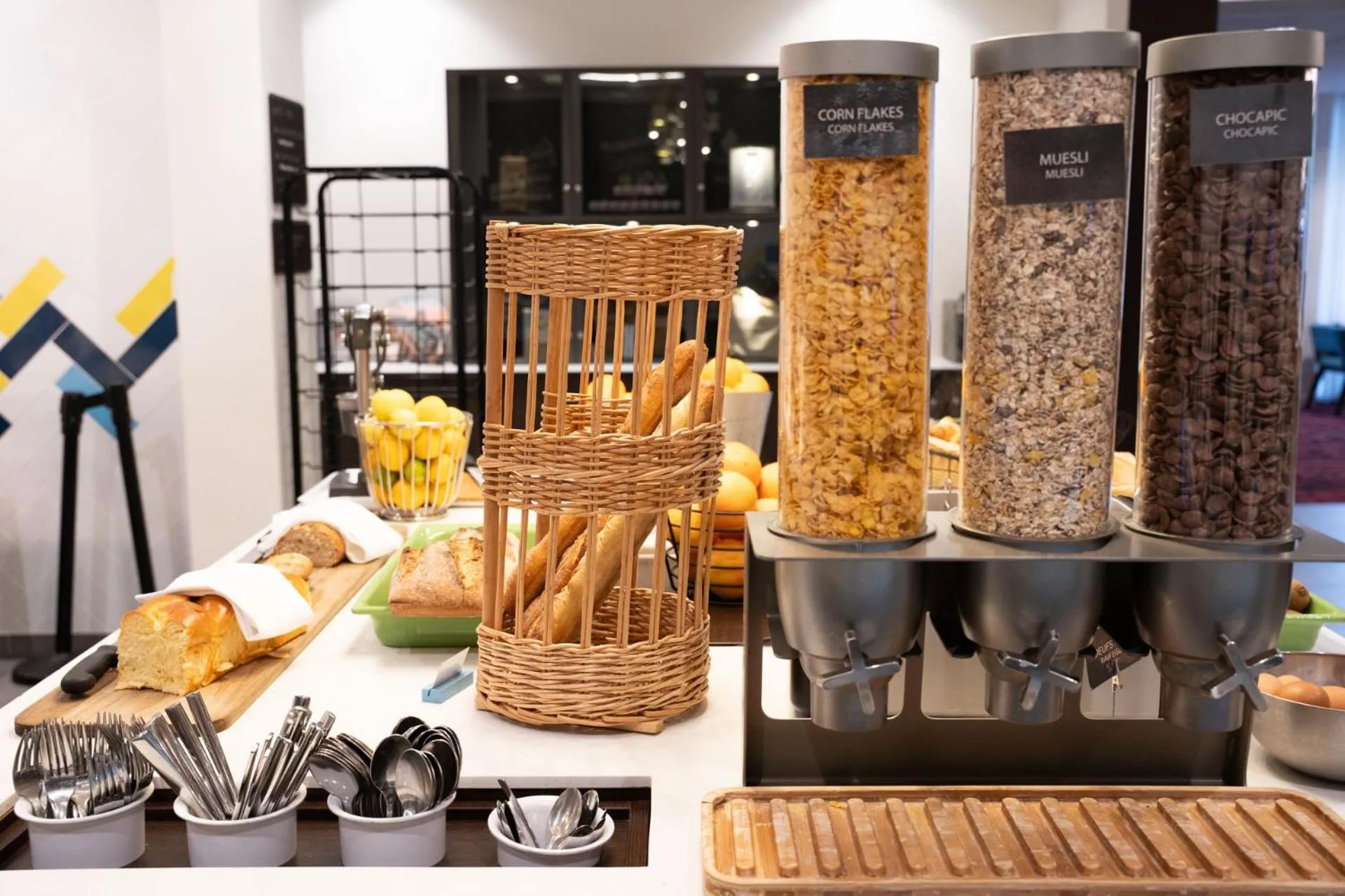 Food in OSKO Hôtel Toulouse Aéroport