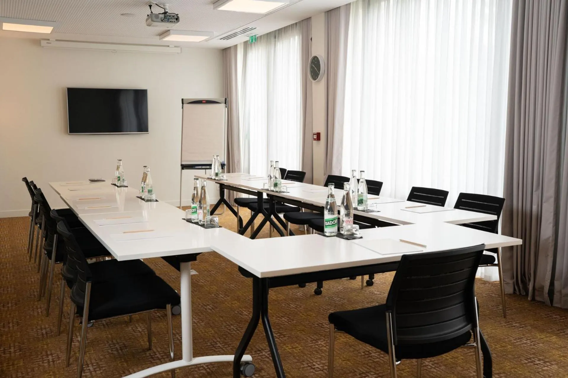 TV and multimedia in OSKO Hôtel Toulouse Aéroport