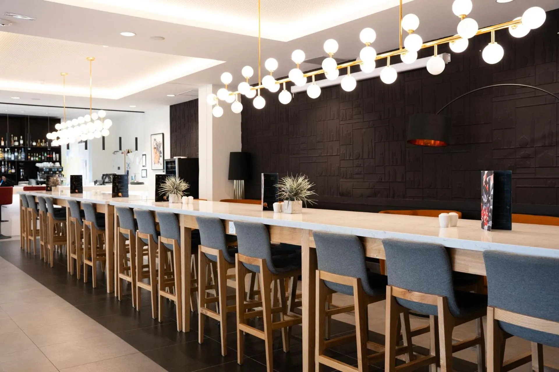 Lounge or bar in OSKO Hôtel Toulouse Aéroport