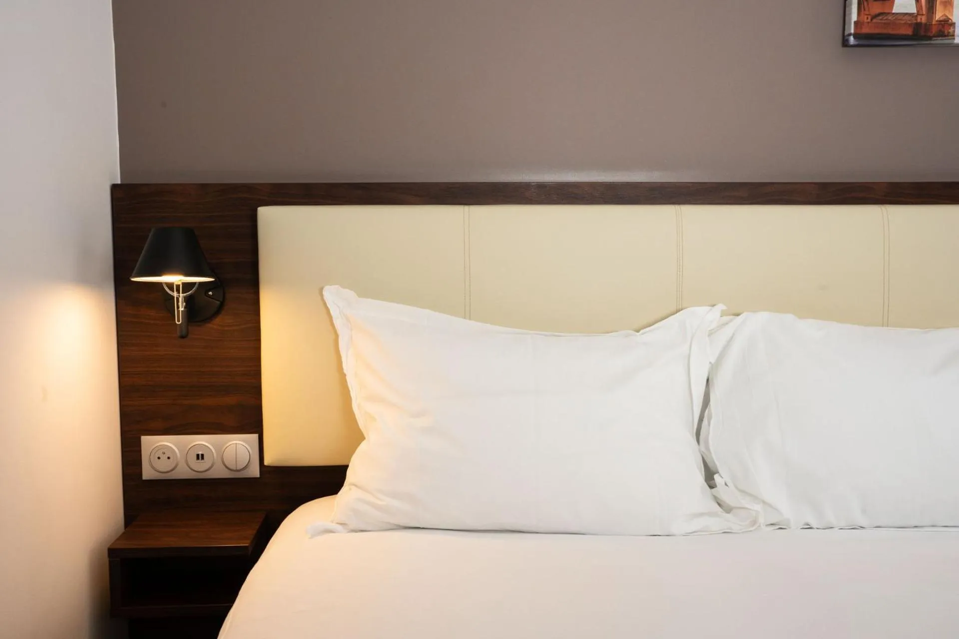 Bed in OSKO Hôtel Toulouse Aéroport