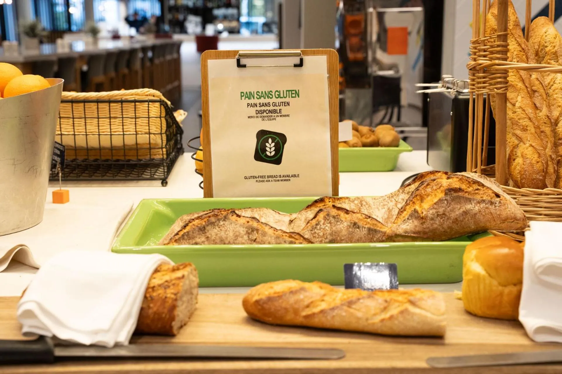 Food in OSKO Hôtel Toulouse Aéroport