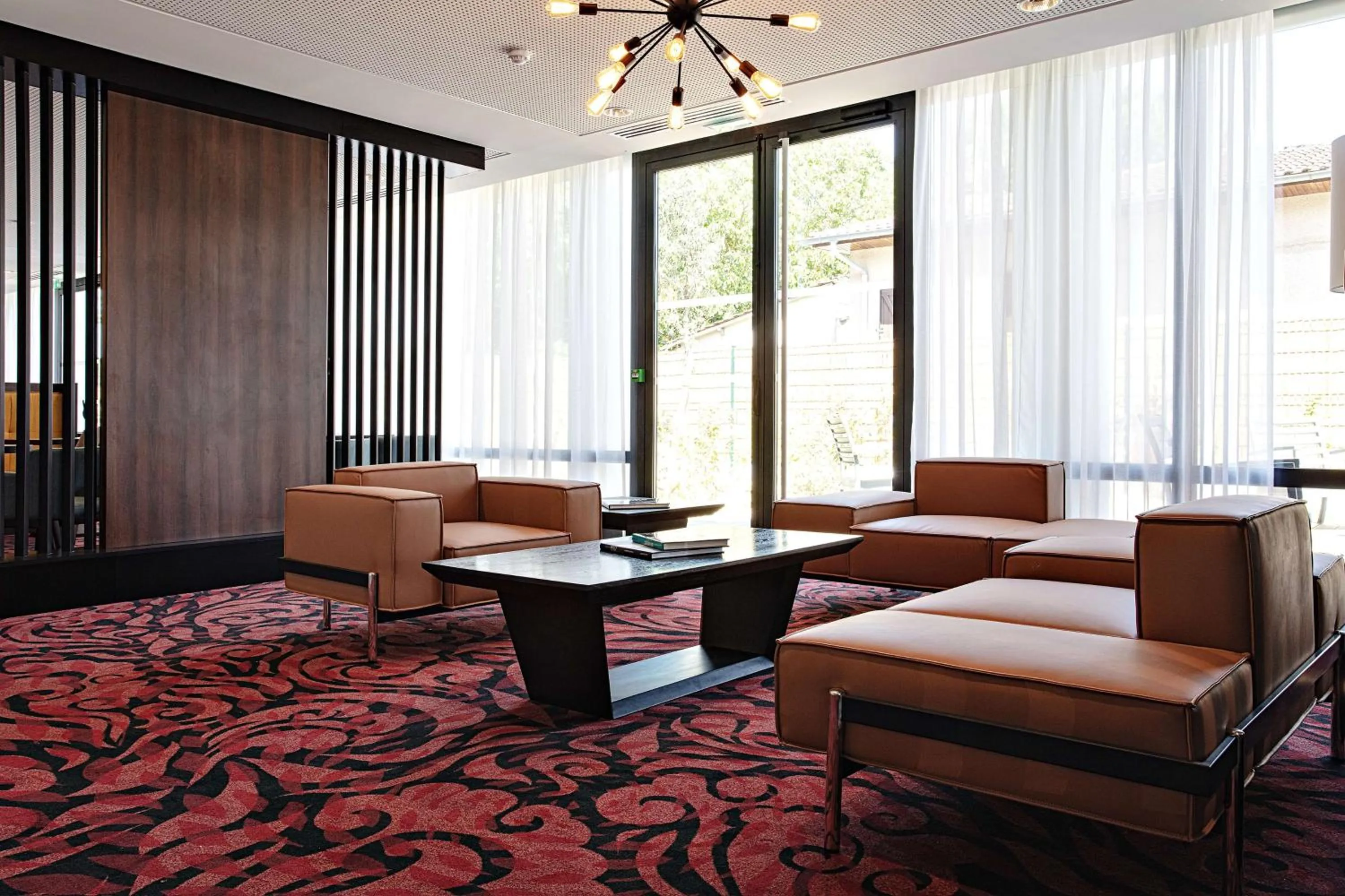 Lobby or reception in Hampton By Hilton Toulouse Airport