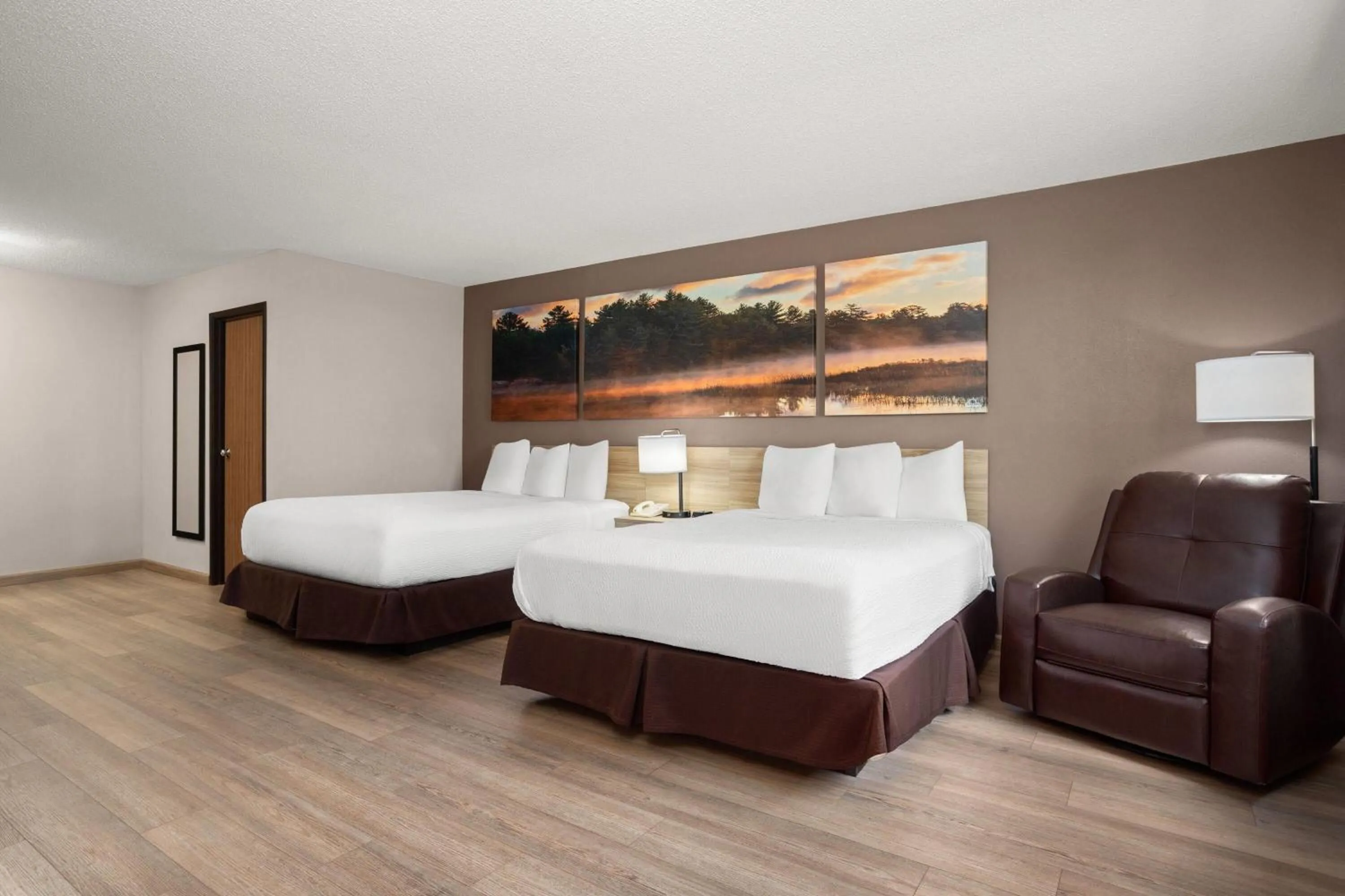 Photo of the whole room, Bed in Days Inn by Wyndham Spearfish