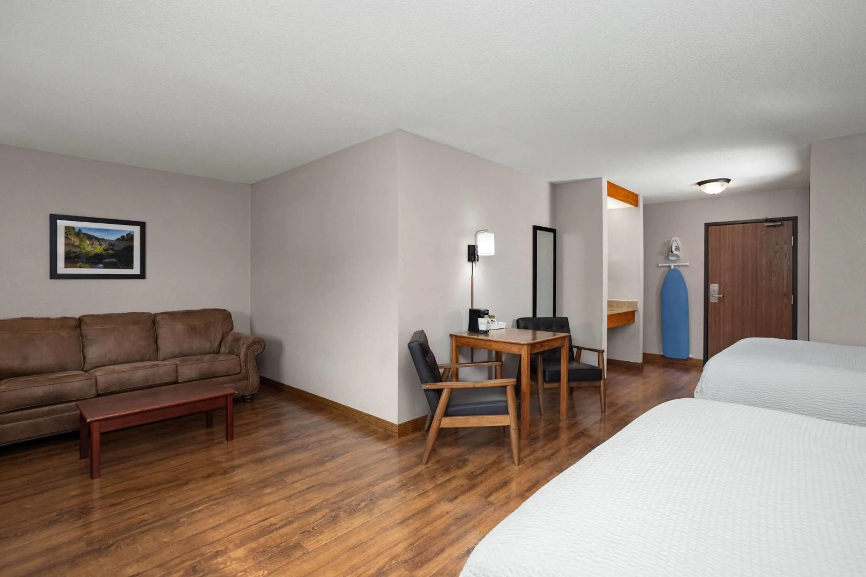 Photo of the whole room, Bed in Days Inn by Wyndham Spearfish