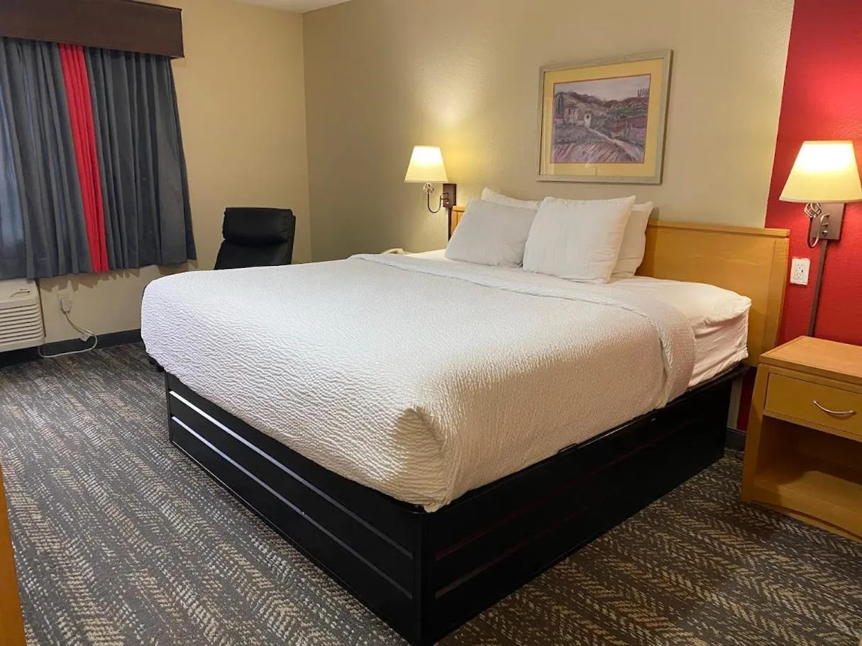 Bed in Ramada by Wyndham Spirit Lake/Okoboji