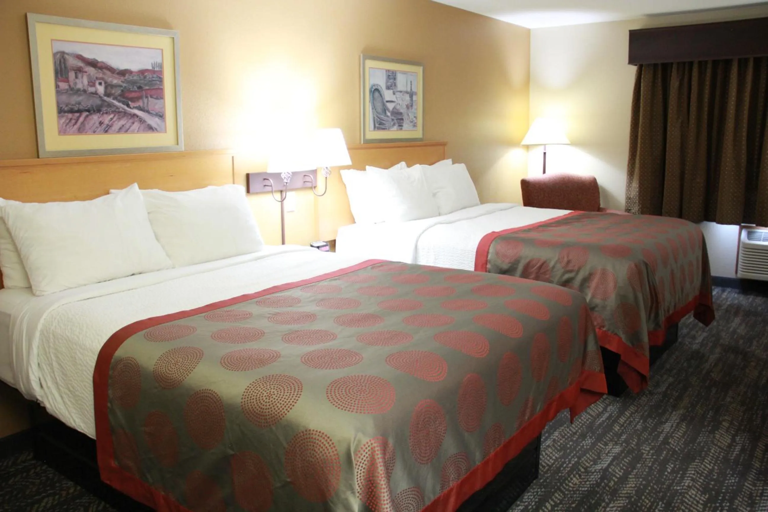 Bed in Ramada by Wyndham Spirit Lake/Okoboji