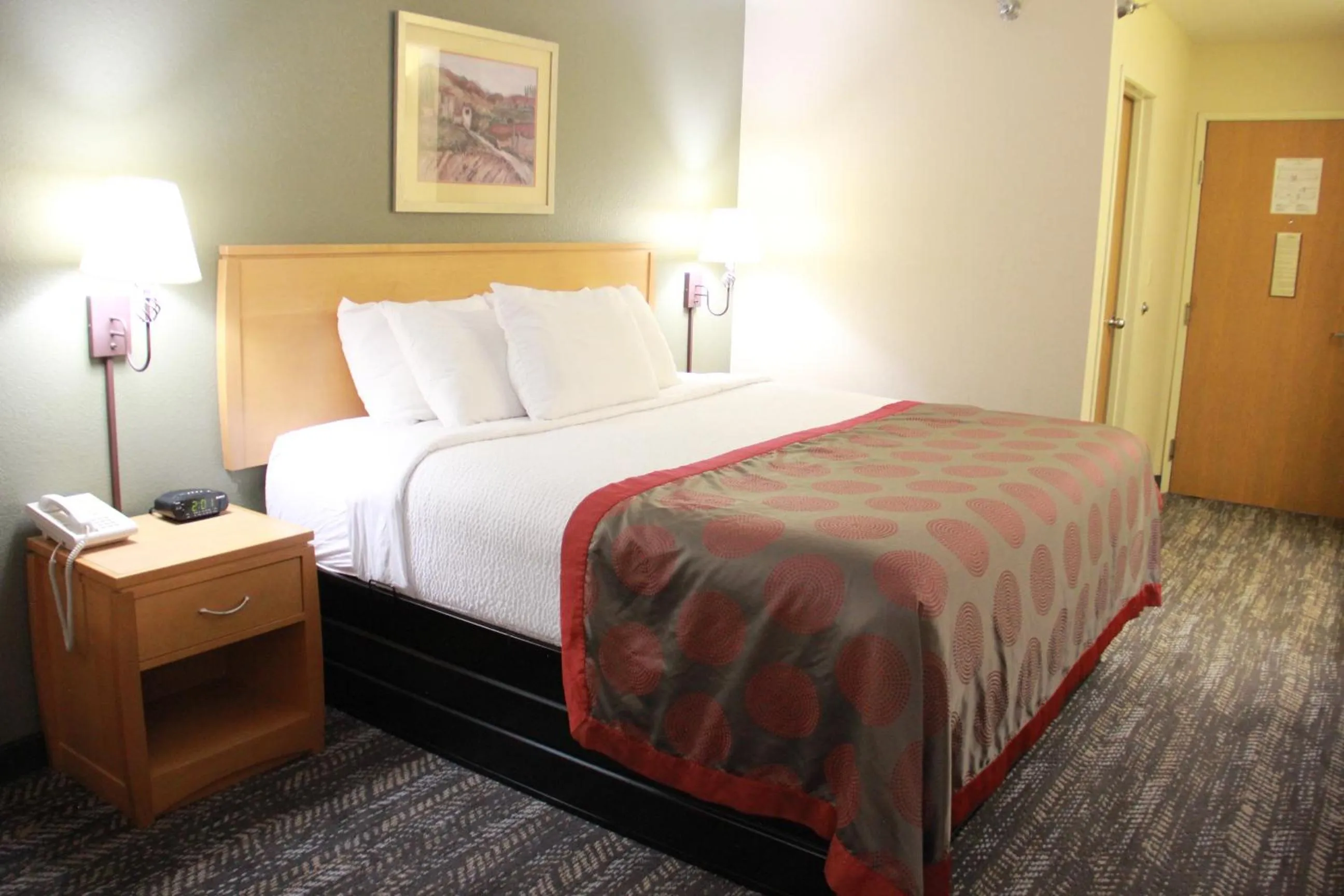Bed in Ramada by Wyndham Spirit Lake/Okoboji