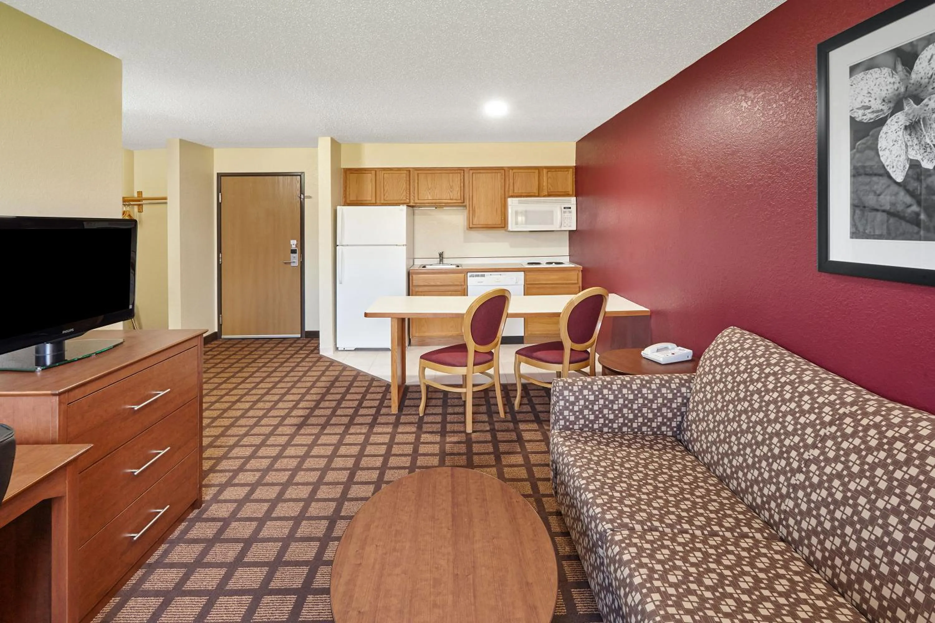 Photo of the whole room in AmericInn by Wyndham Burlington