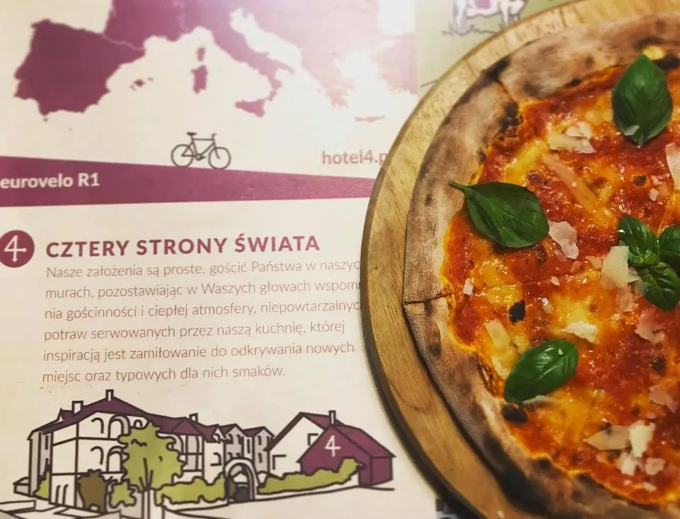 Restaurant/places to eat in Hotel 4