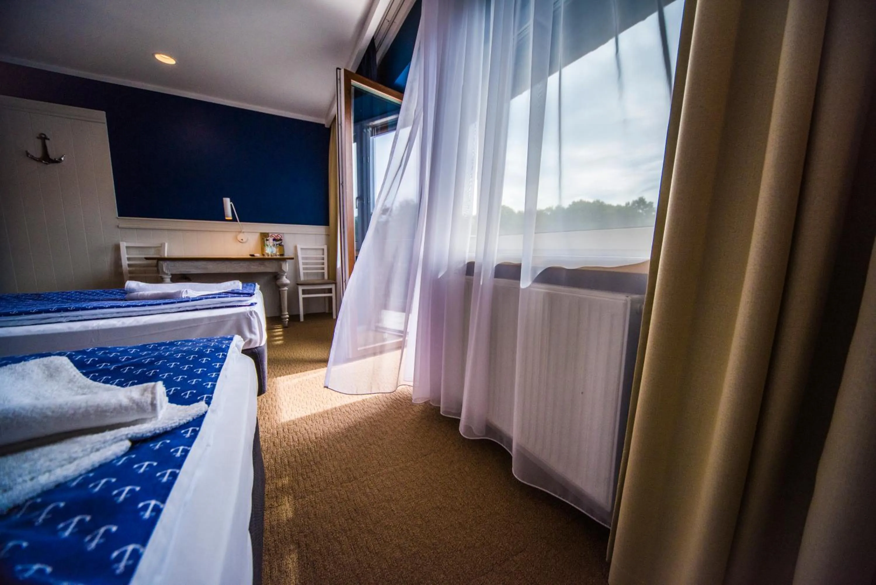 Bedroom, Bed in Hotel 4