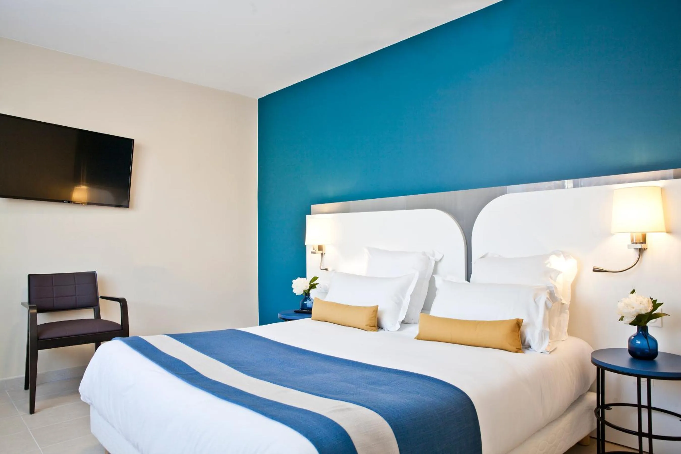 Photo of the whole room, Bed in Residhome Marseille