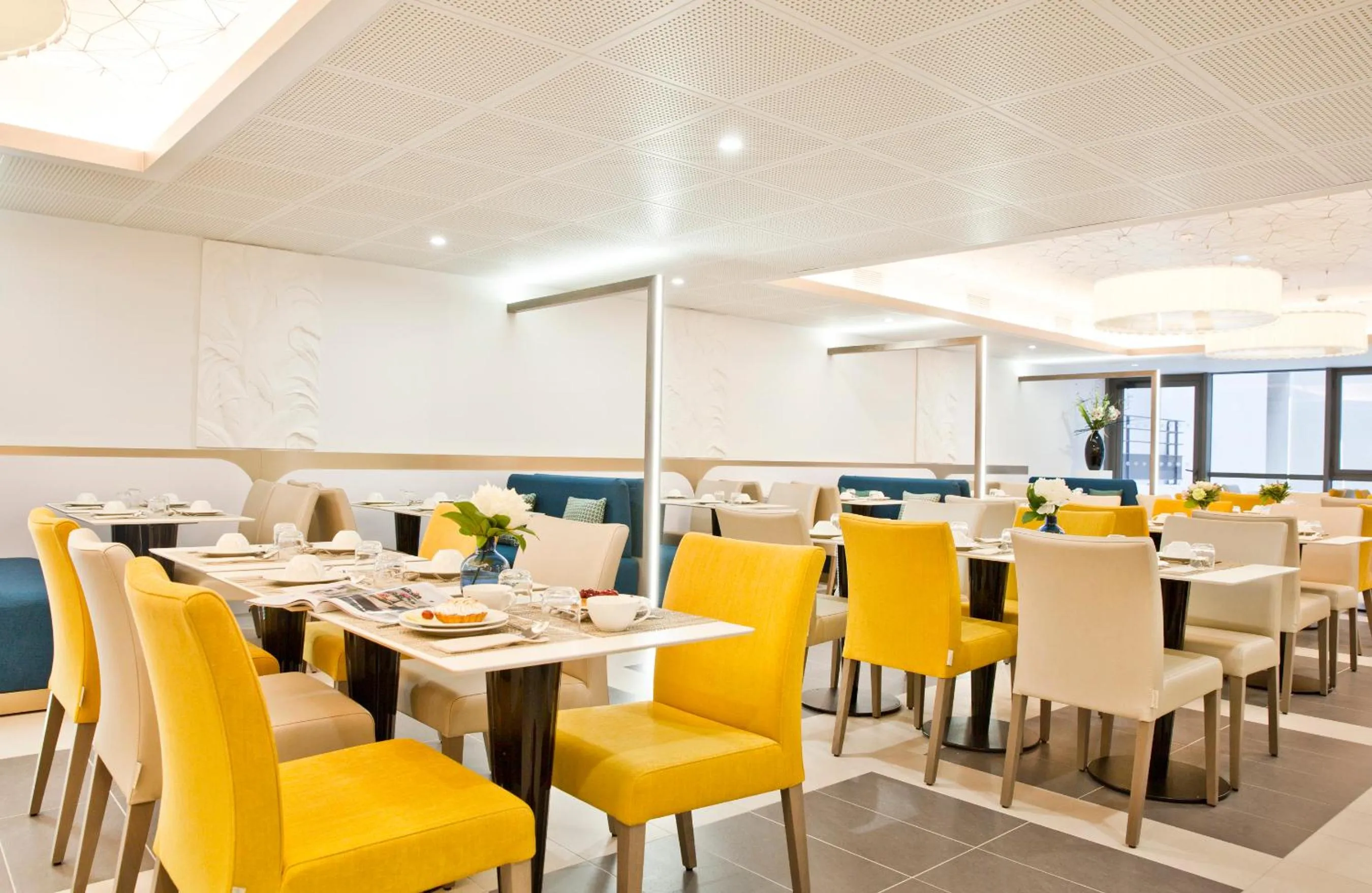 Restaurant/places to eat in Residhome Marseille