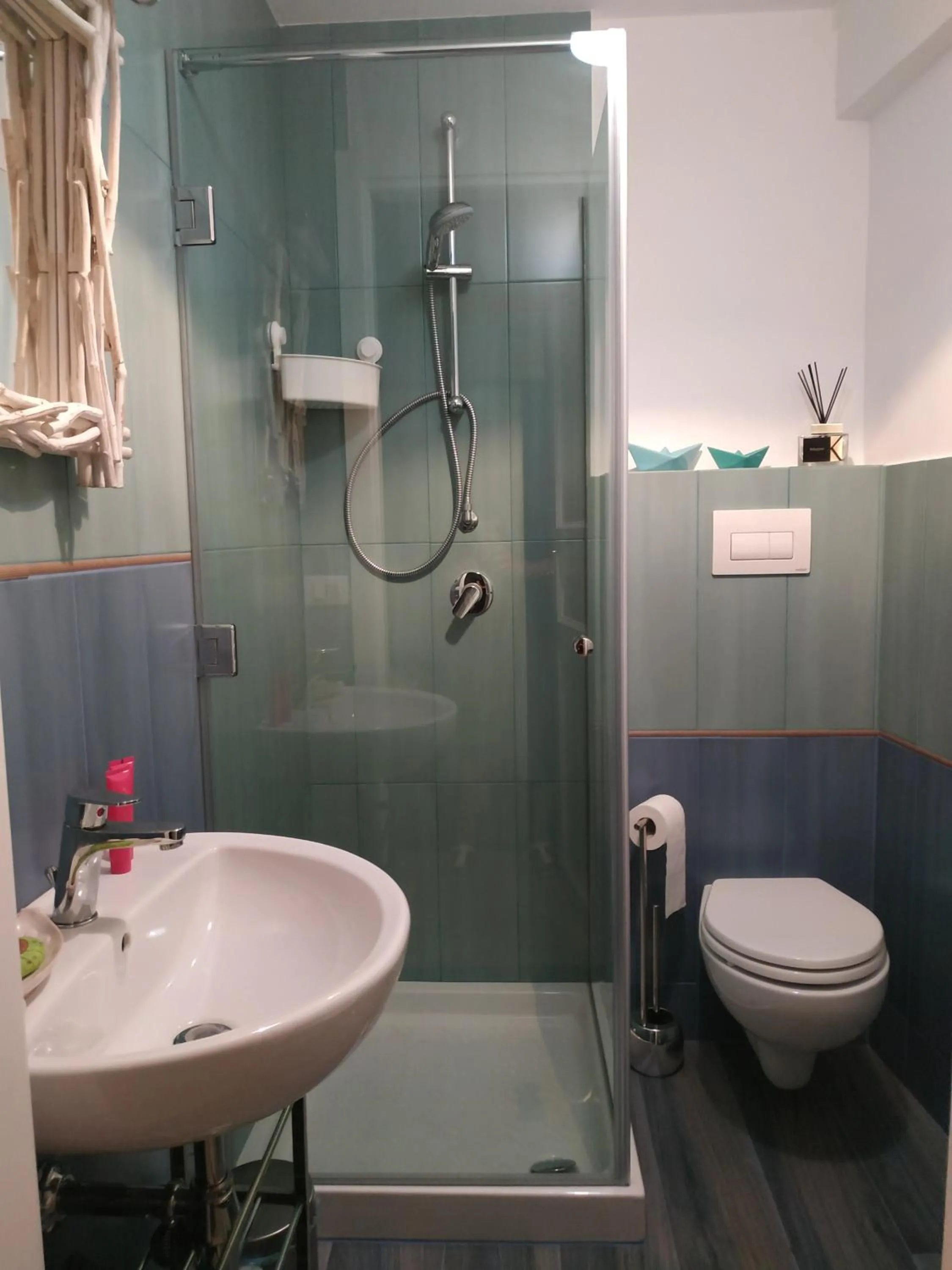 Shower in IL PRINCIPE VIENDALMARE