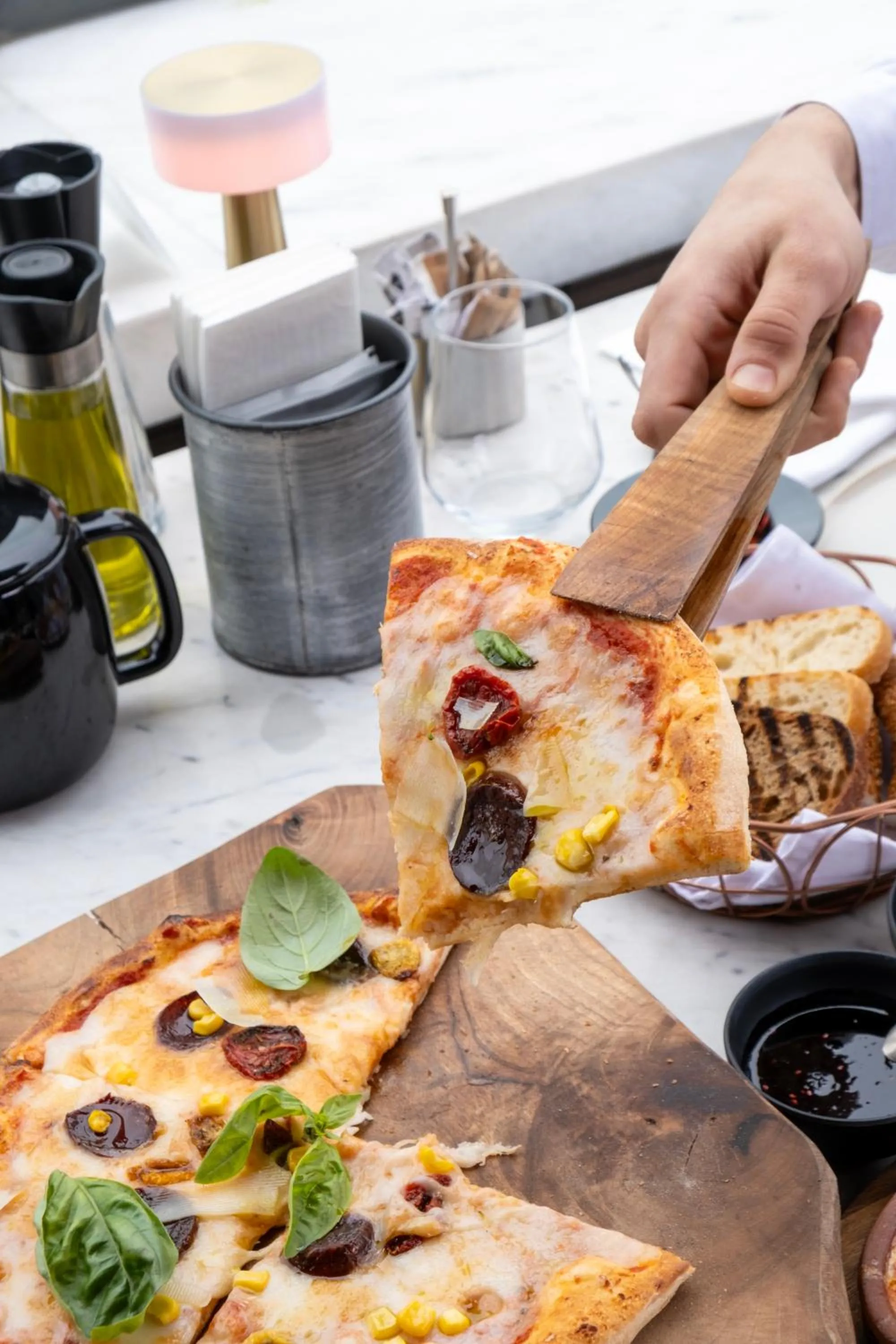 Restaurant/places to eat in Stayso The House Hotel