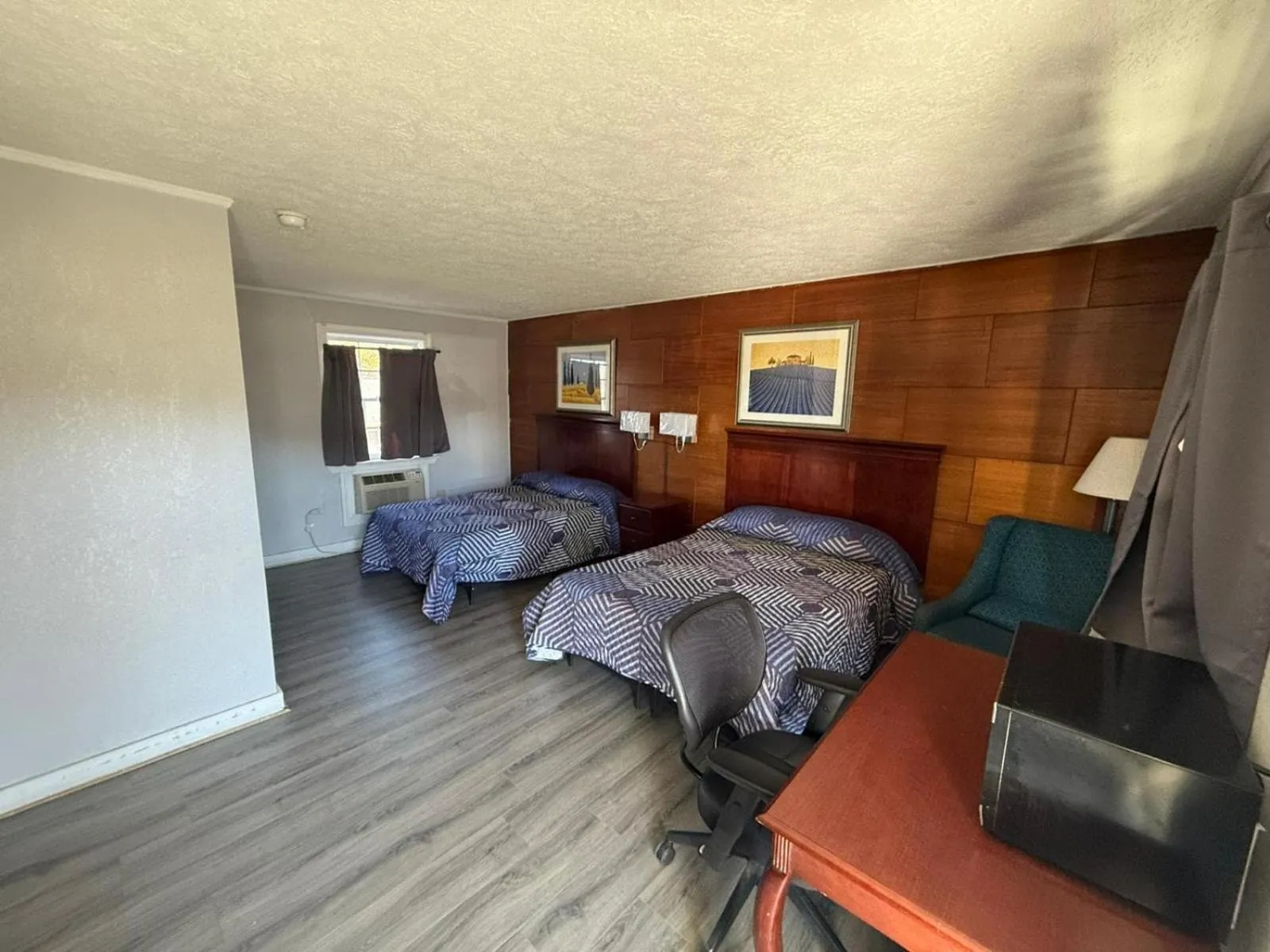 Bedroom, Bed in OYO Hotel Economy Inn US-29 Danville